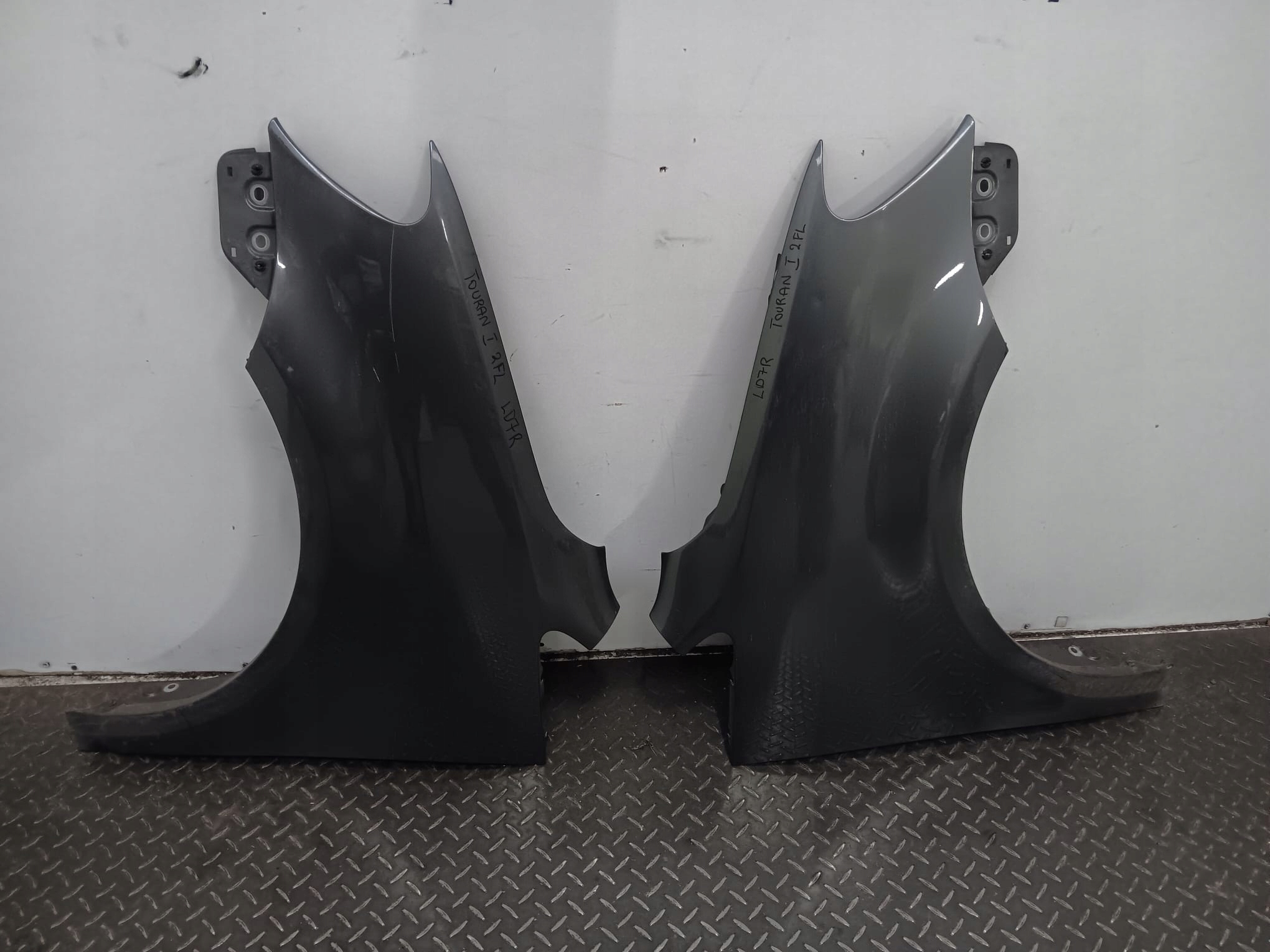 BŁOTNIK PRAWY PRZÓD VW TOURAN I FL 10-15 LD7R