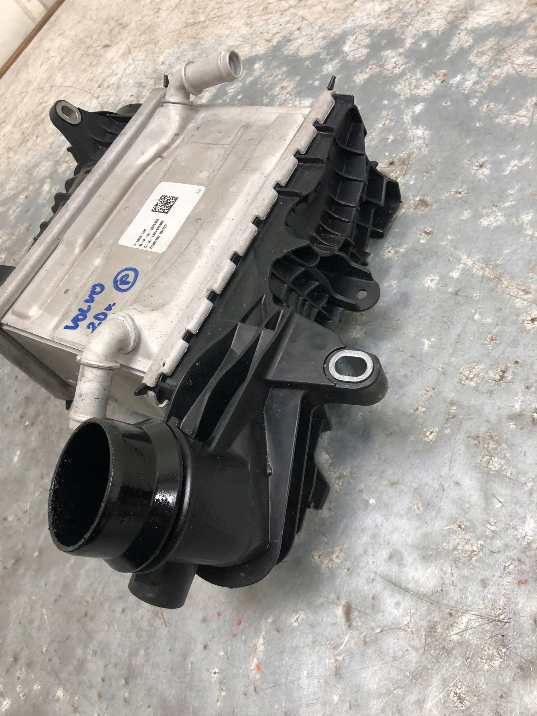 radiator intercooler VOLVO XC90 8641466