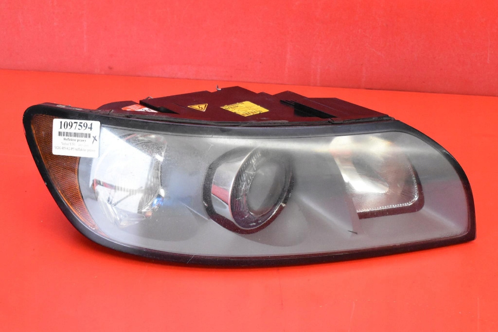 REFLEKTOR right light front lens XENON EU 30698890 VOLVO V50 03-11