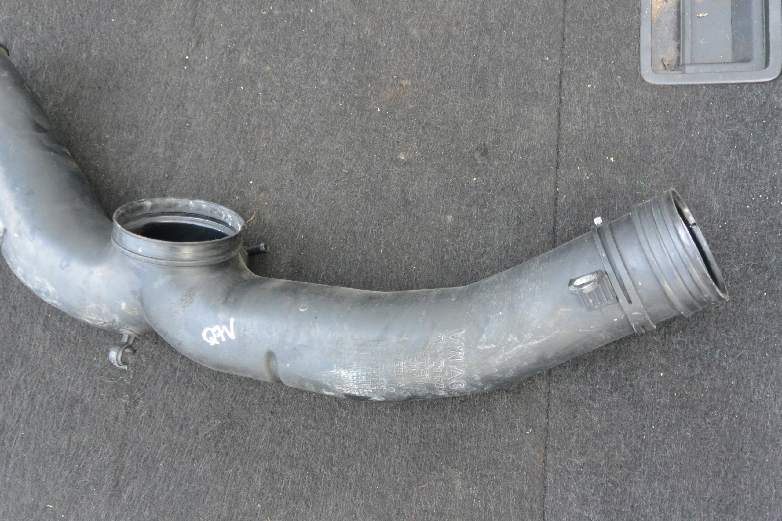 SCHLAUCH LUFT AUDI Q7 4L A6 A8 VW TOUAREG 7L