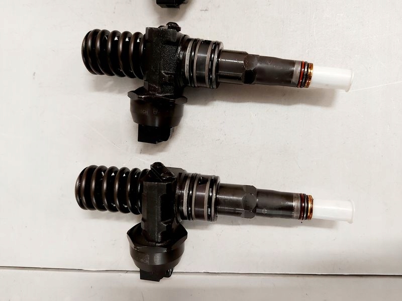 VOLKSWAGEN PASSAT B5 A4 B6 1.9 TDI 130KM POMPOWTRYSKIWACZ WTRYSK PALIWA Producent części Volkswagen OE