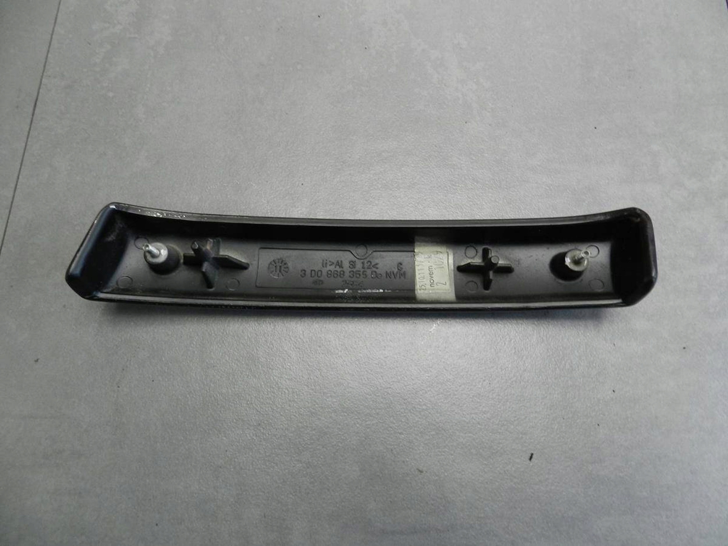 Volkswagen Phaeton moulding DEKOR 3D0868355