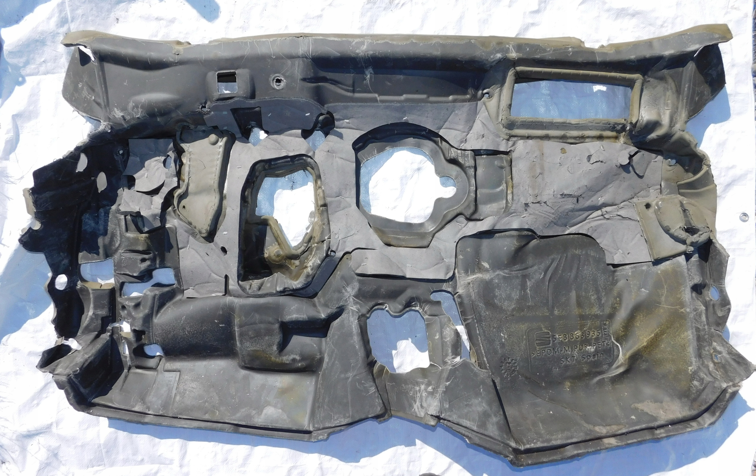 LEON IV 5F CUPRA WYGŁUSZENIE ŚCIANY GRODZIOWEJ 5FB863935E