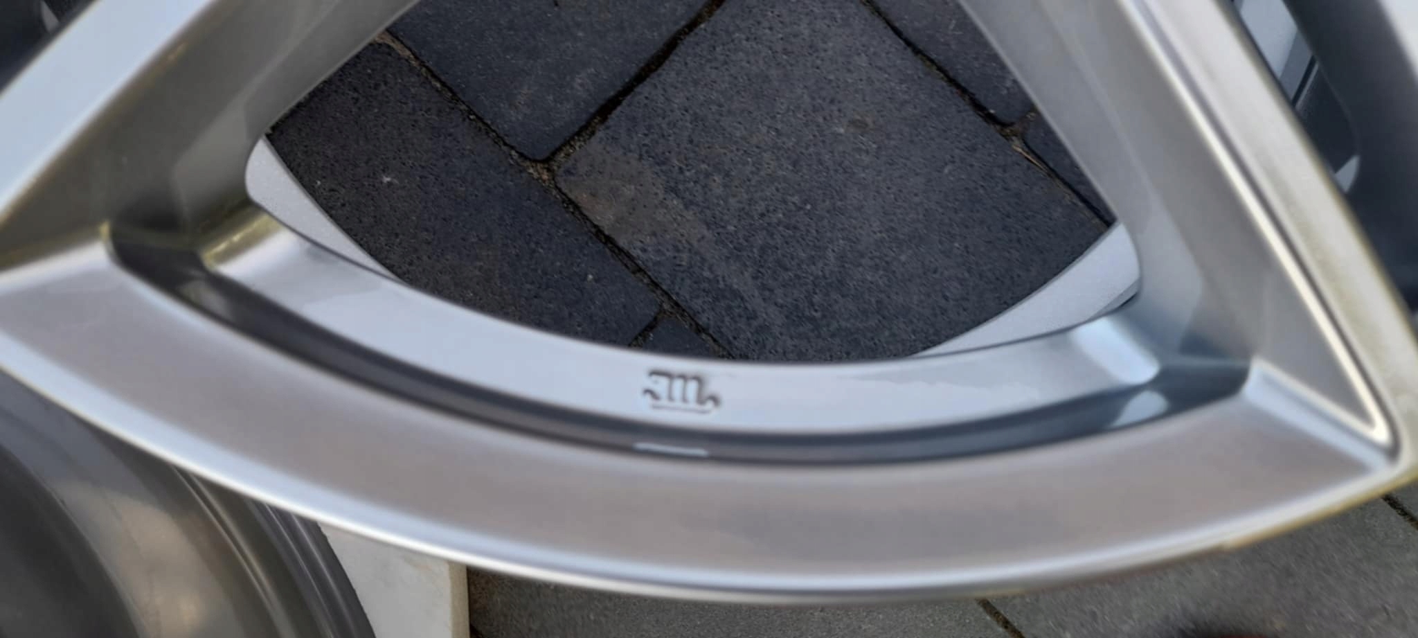 disk hliníkový UNIWHEELS 7.5" x 18" 5x112 ET 49 KBA52248