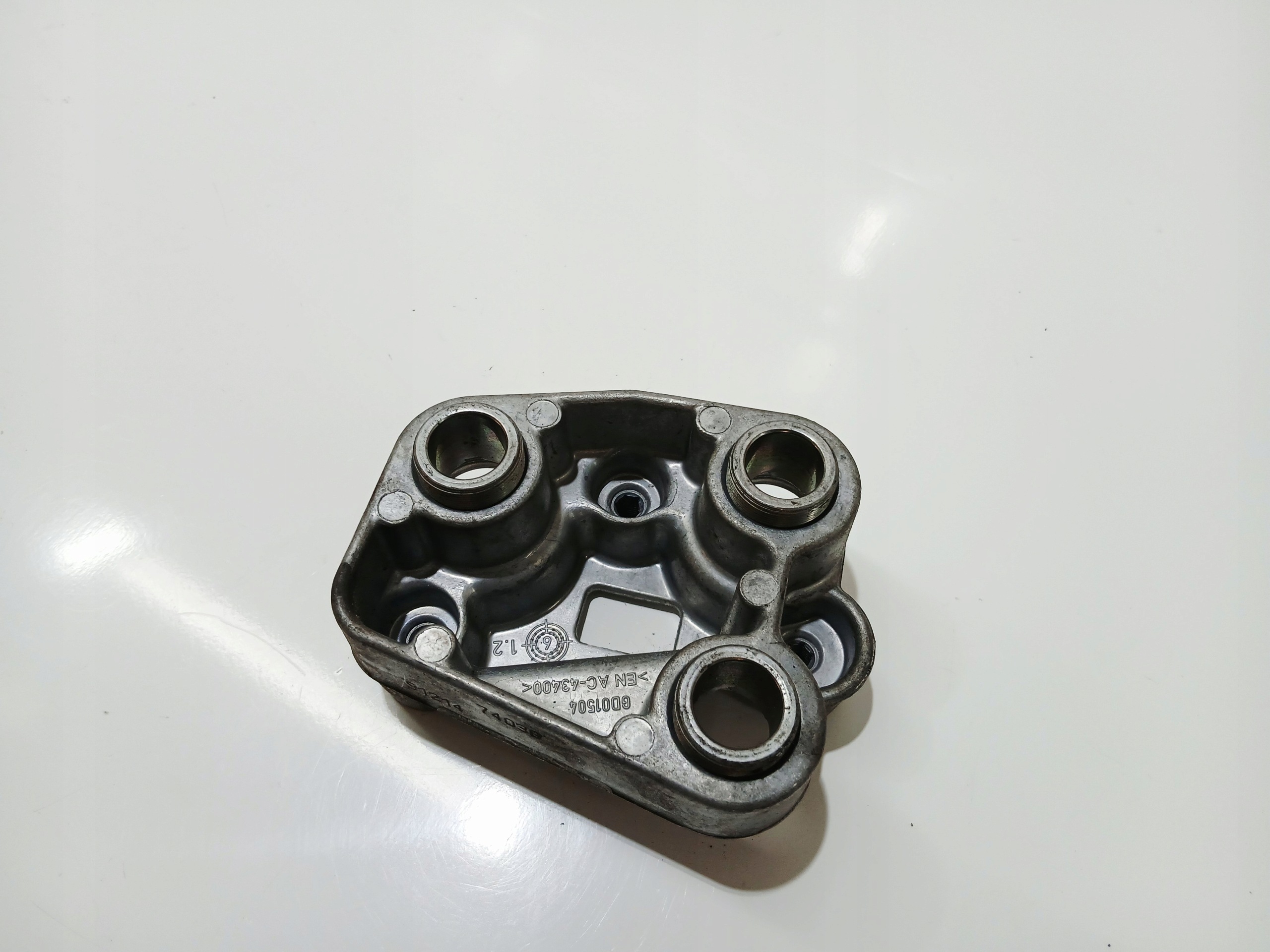 bracket LOZYSKA GLOWNEGO right BMW E93 7157756