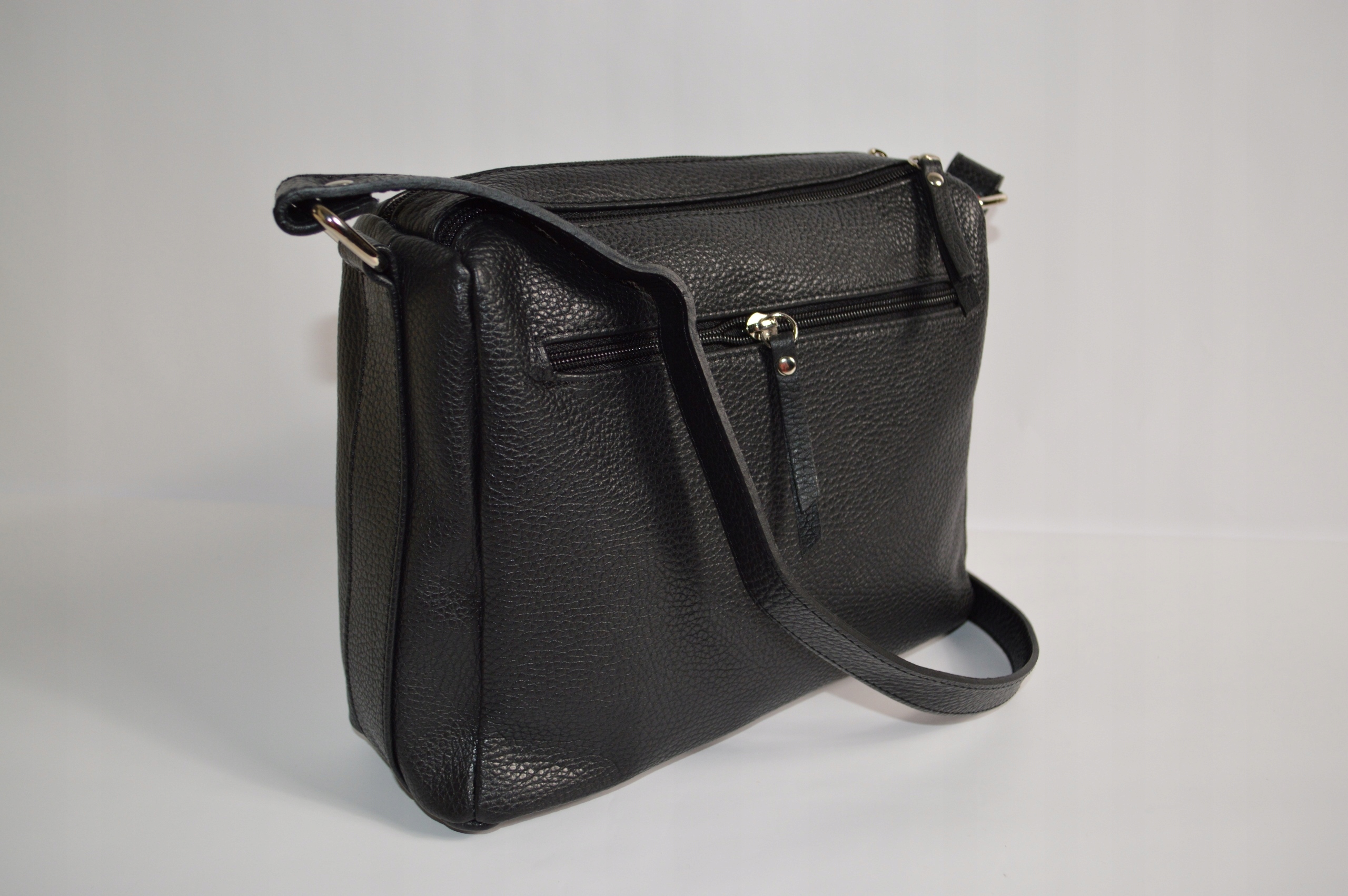 TOREBKA DAMSKA SKÓRA NATURALNA Listonoszka VEZZE Wielkość mała (nie mieszcząca A4)