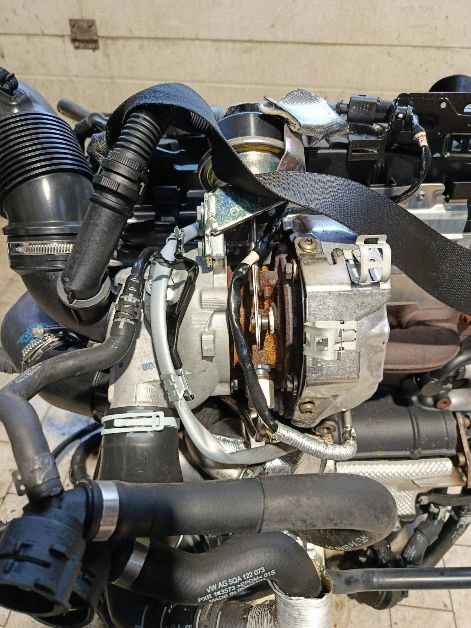 moteur complet 2.0 TDI DFG Volkswagen Touran III