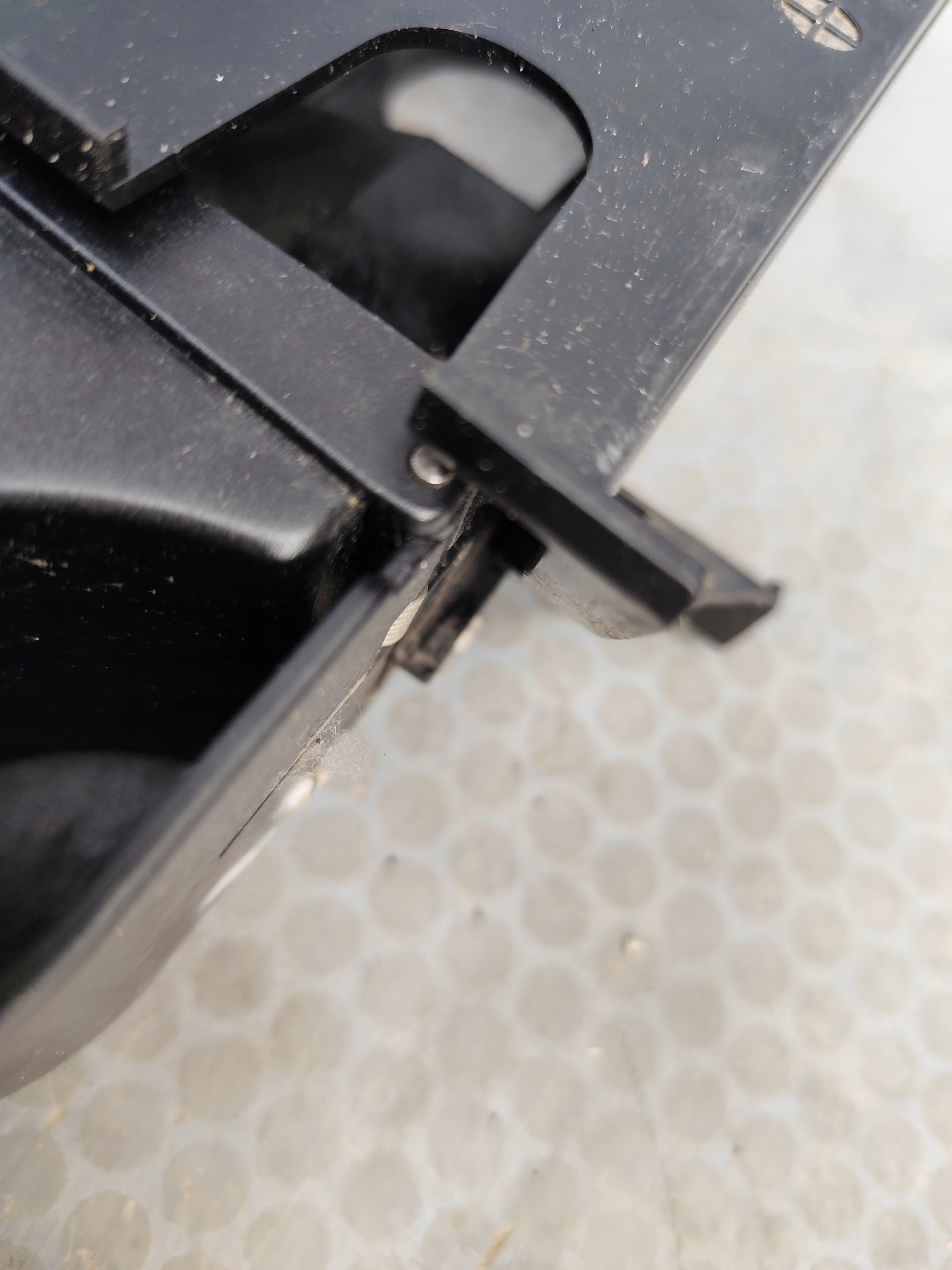 VW T5 PODWOJNY bracket for KUBKI/ damaged
