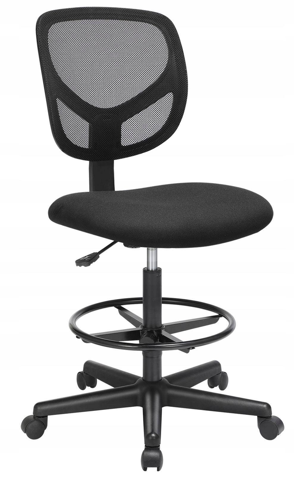 Funkčné čierne otočné kancelárske kreslo s nastaviteľnou opierkou na nohy