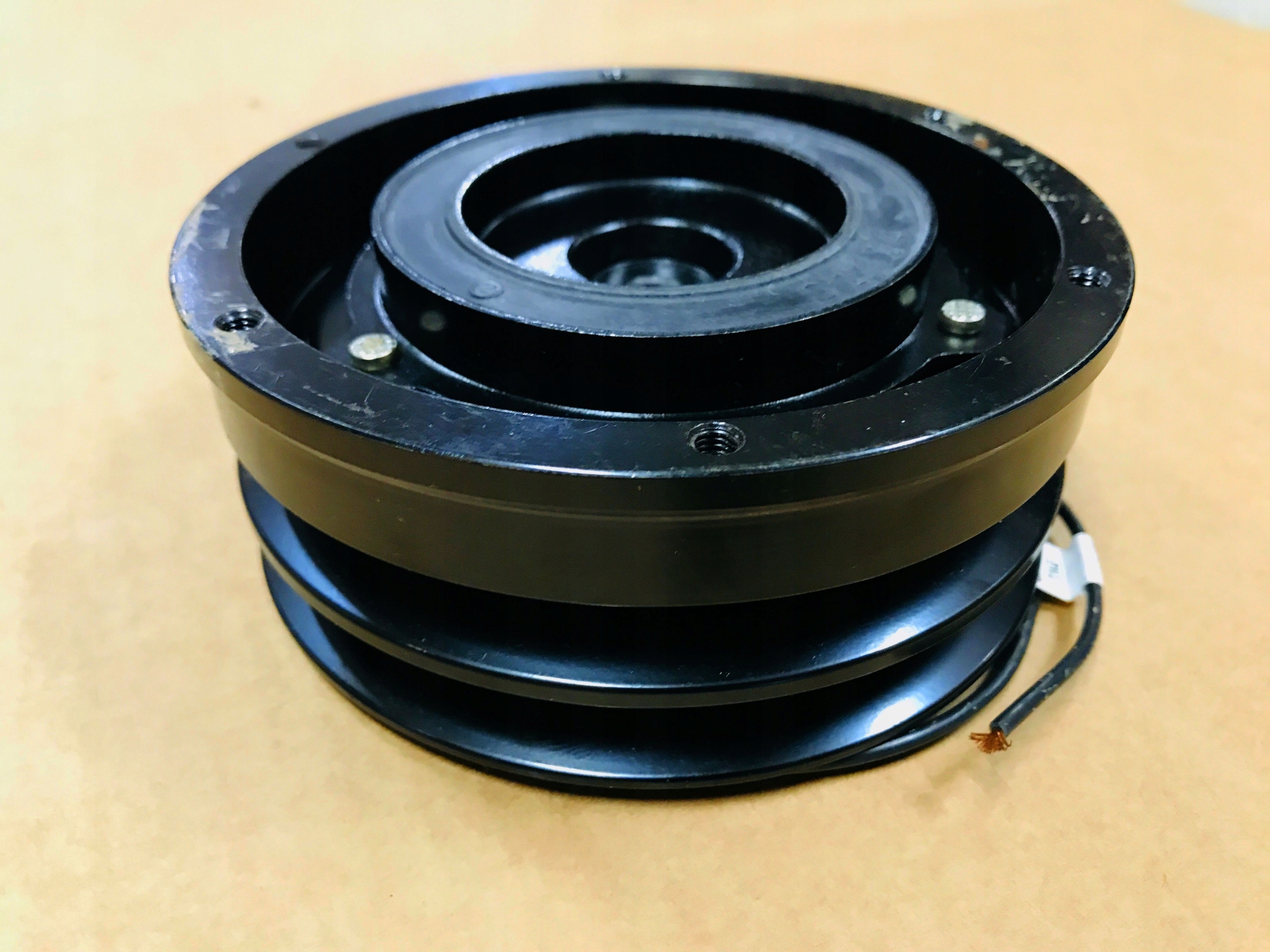 МУФТА КОМПРЕССОРА A / C JOHN DEERE AZ48479 VPM9648