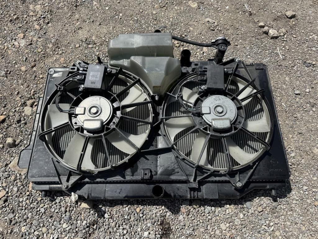 Mazda 3 bm 6 GJ 2.2 радиатор воды вентилятор