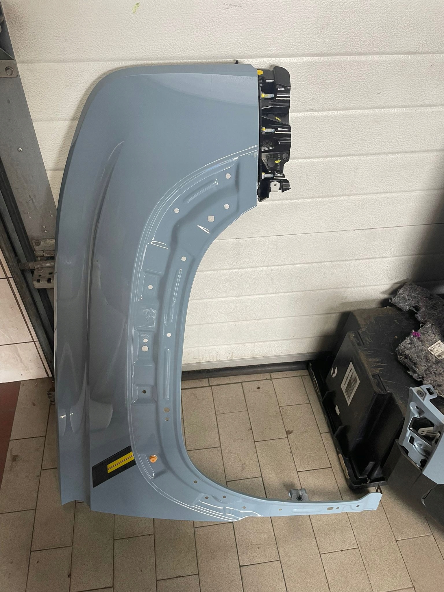 předek kapota nárazník blatníky reflektory chladič RENAULT 4 E-TECH BIYZE