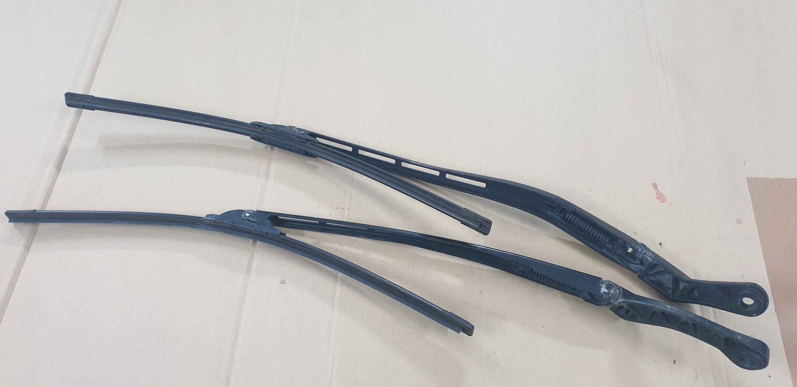 Важелі склоочисника SEAT EXEO 8E1955408C