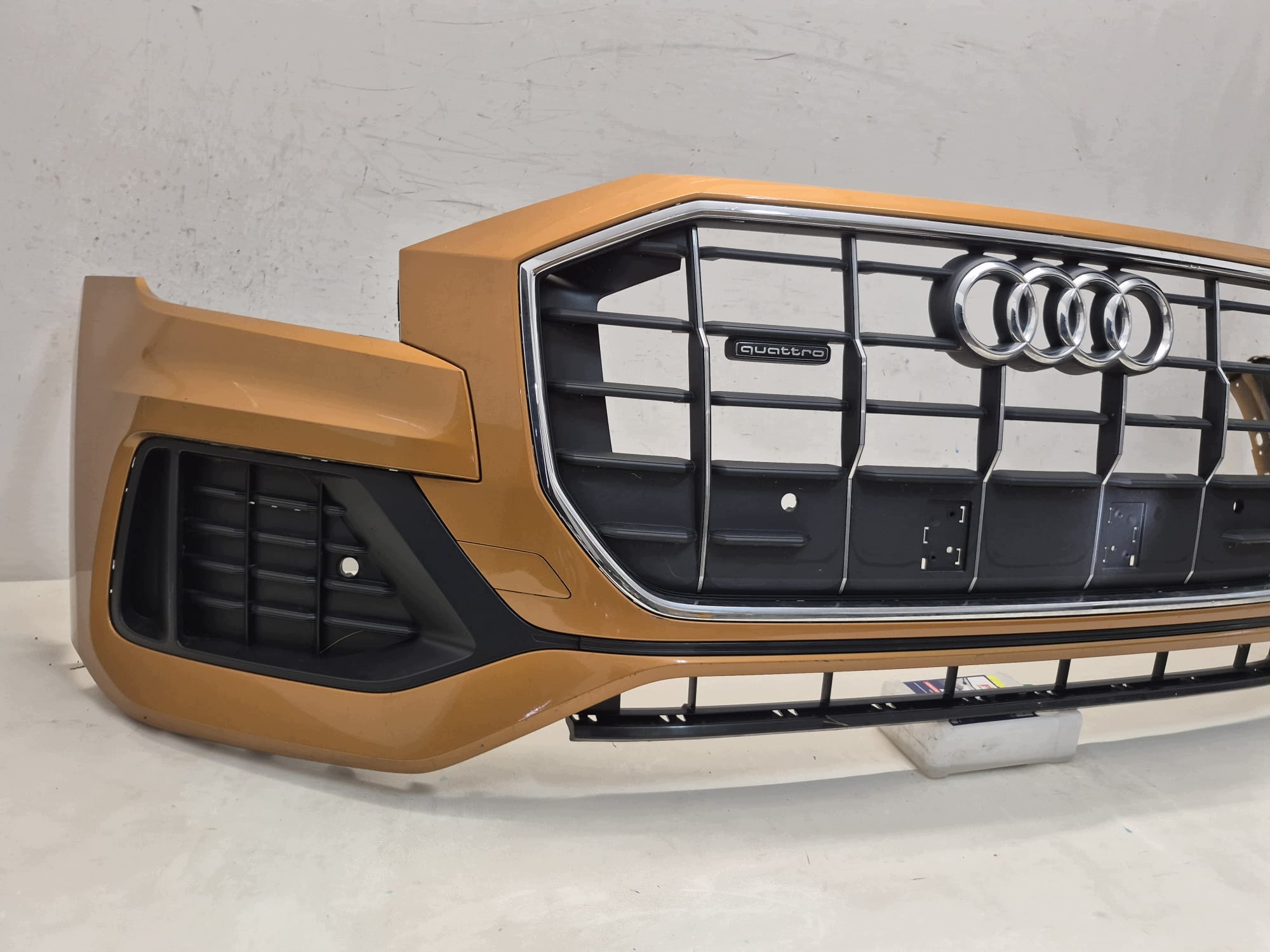 AUDI Q8 4M8 ZWYKLY 18- bumper front front grill grid PDC 4M8807437A