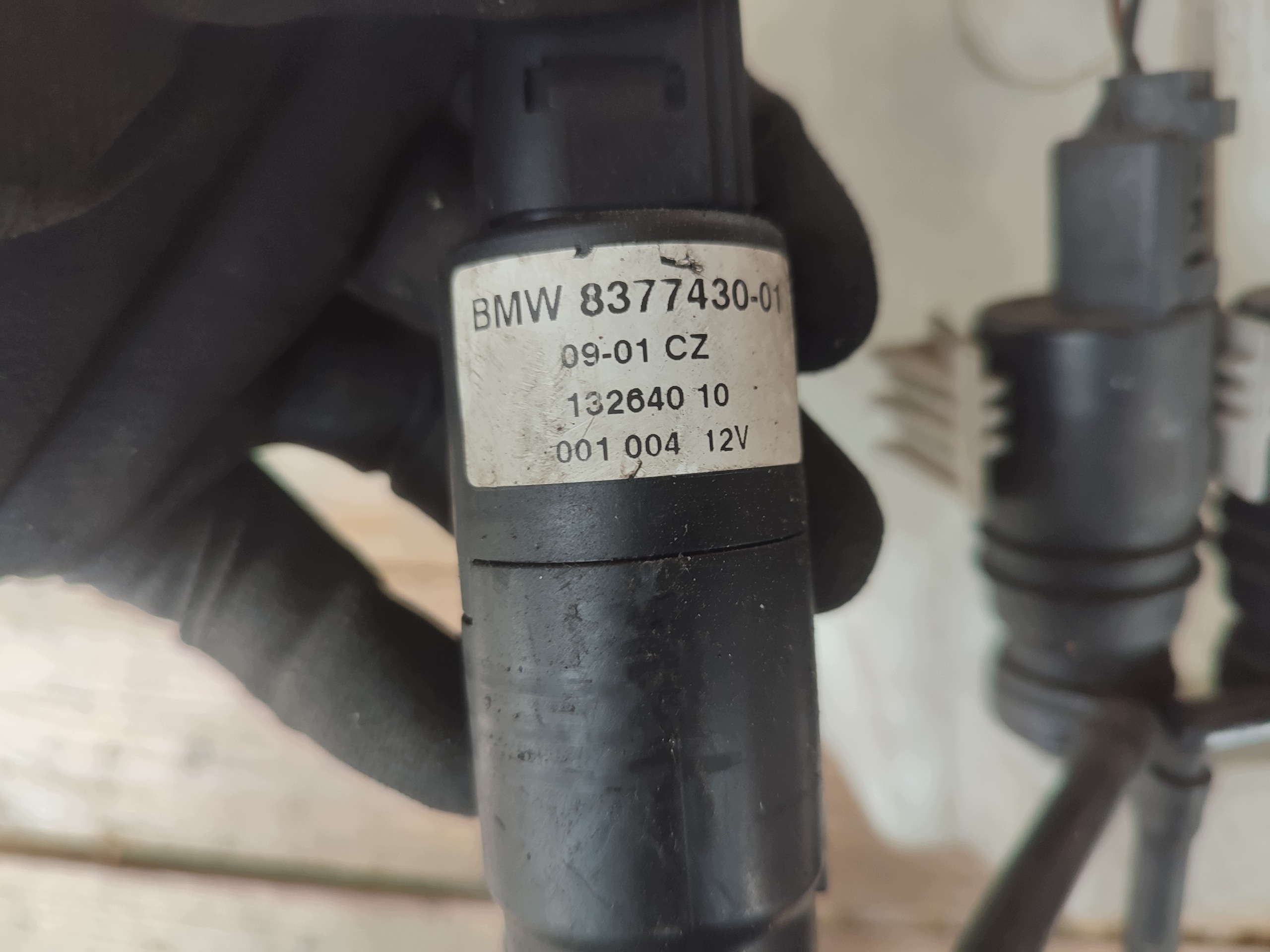 washer fluid tank pump 61678252738 BMW X5