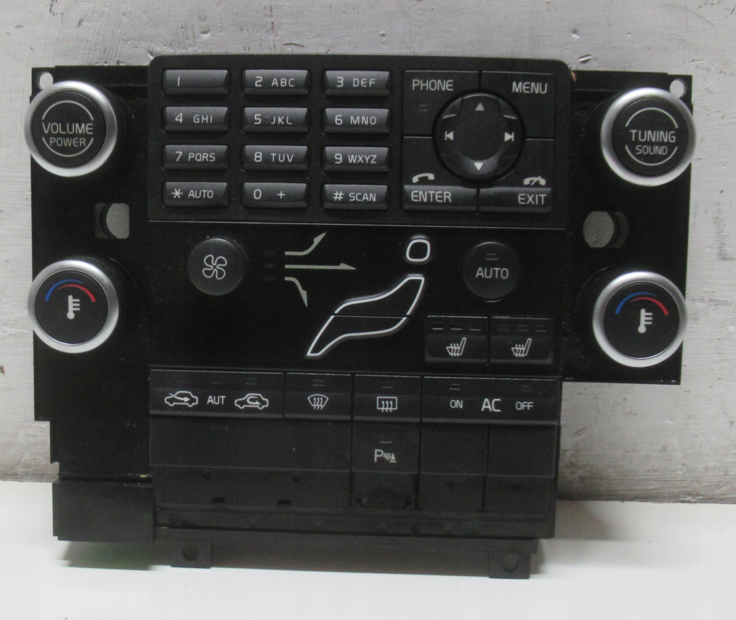 VOLVO V70 2.0 D 09R PANEL KLIMATYZACJI RADIA 30782903 Producent części Volvo