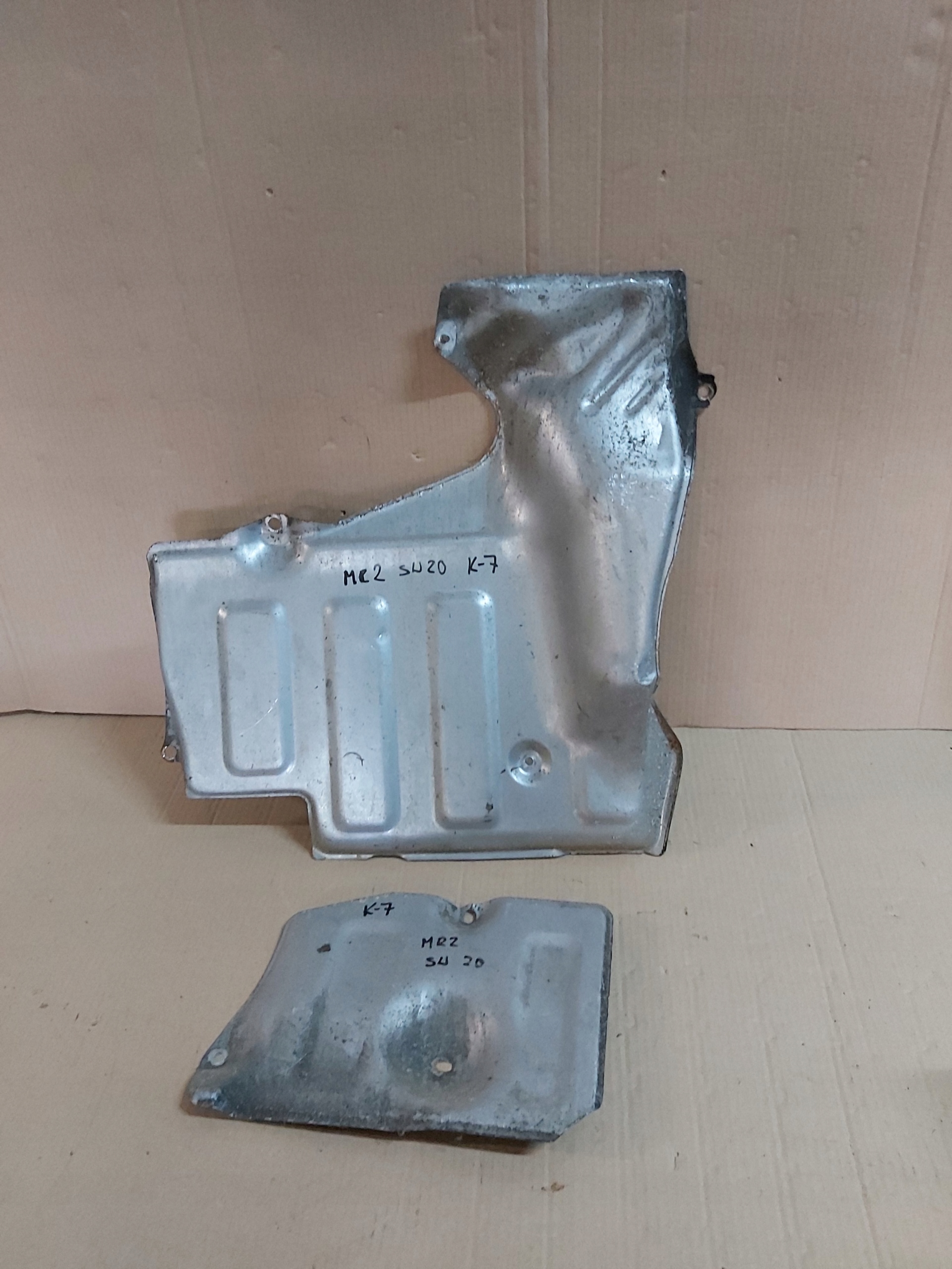 Тойота MR2 SW20 2.0 тепловой щит глушитель