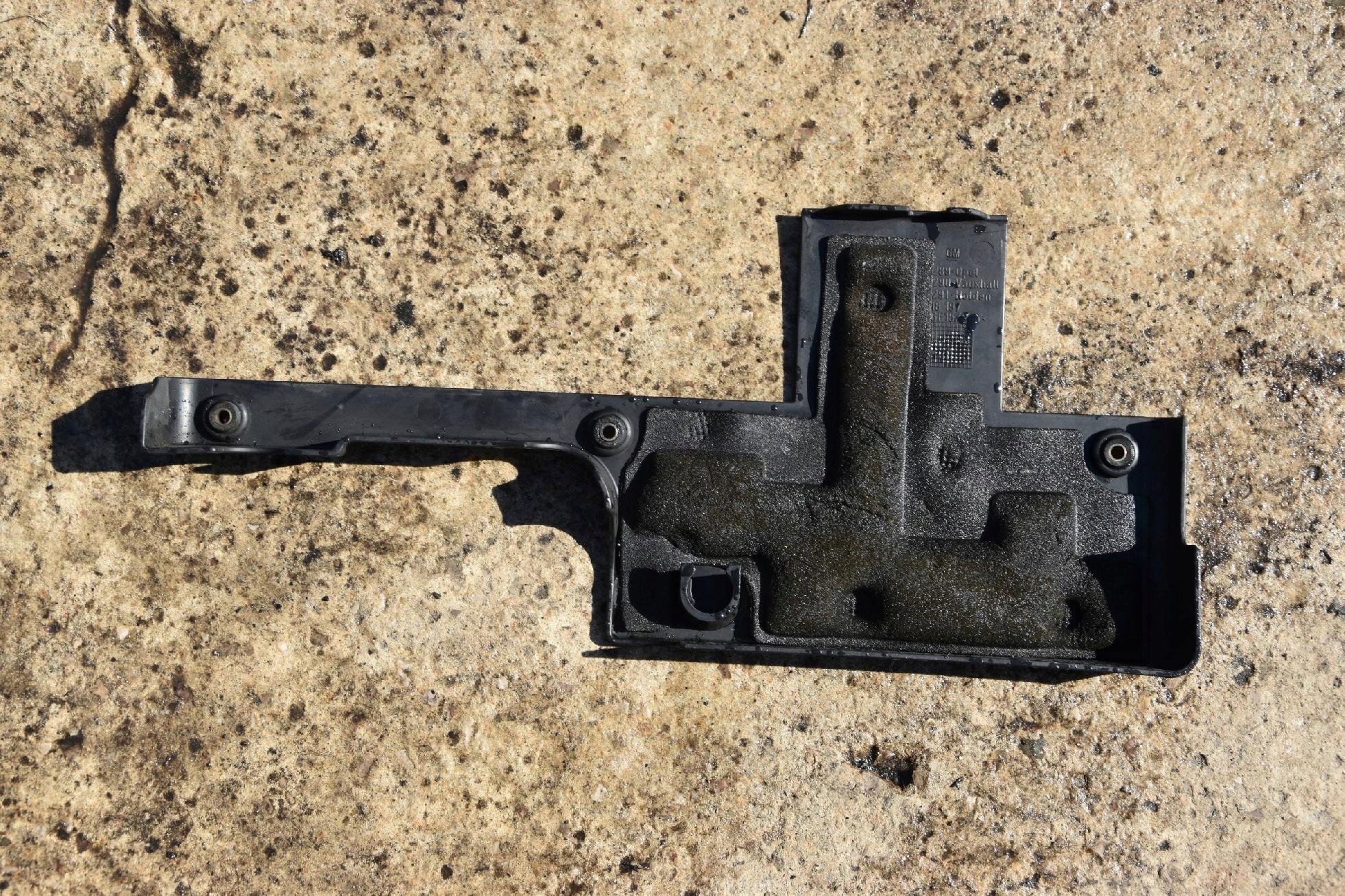 Abdeckung Blende Abdeckung DES MOTORS OPEL 2.0 , 2.2 24454289