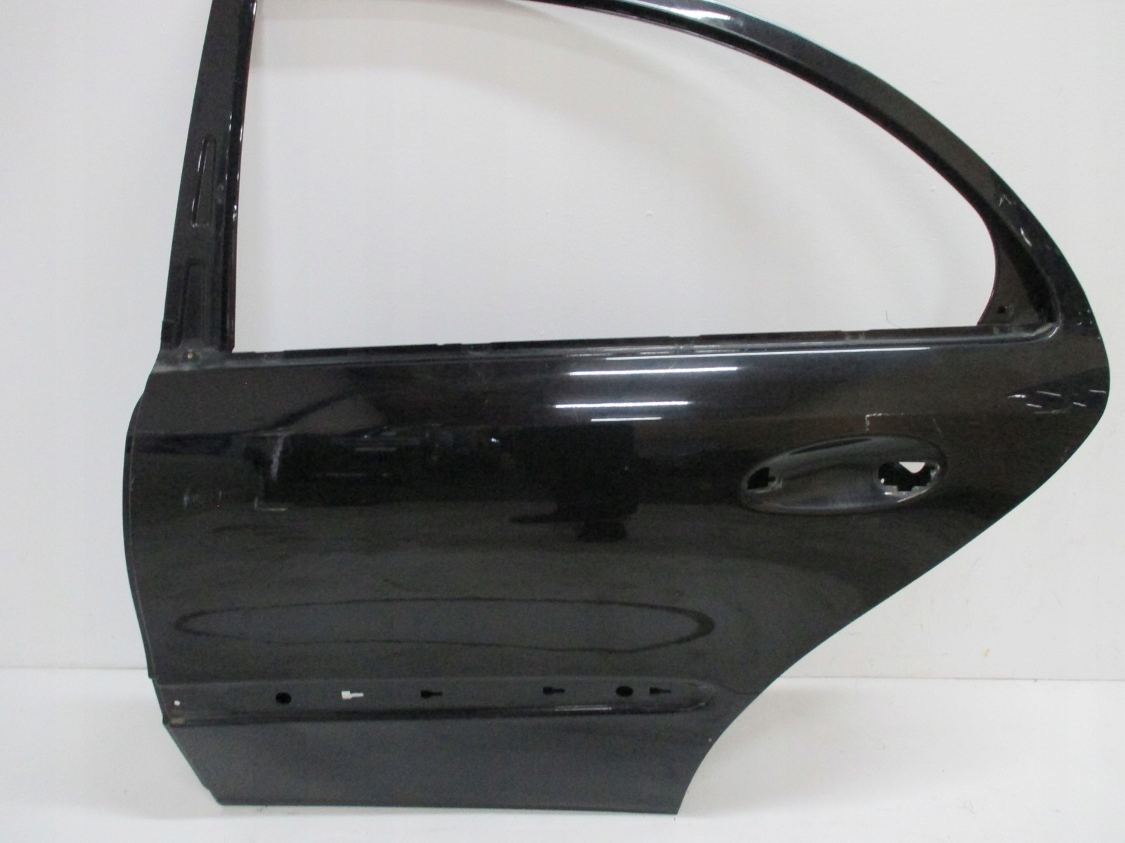 TÜR LINKS HINTEN MERCEDES 211 A2117323516