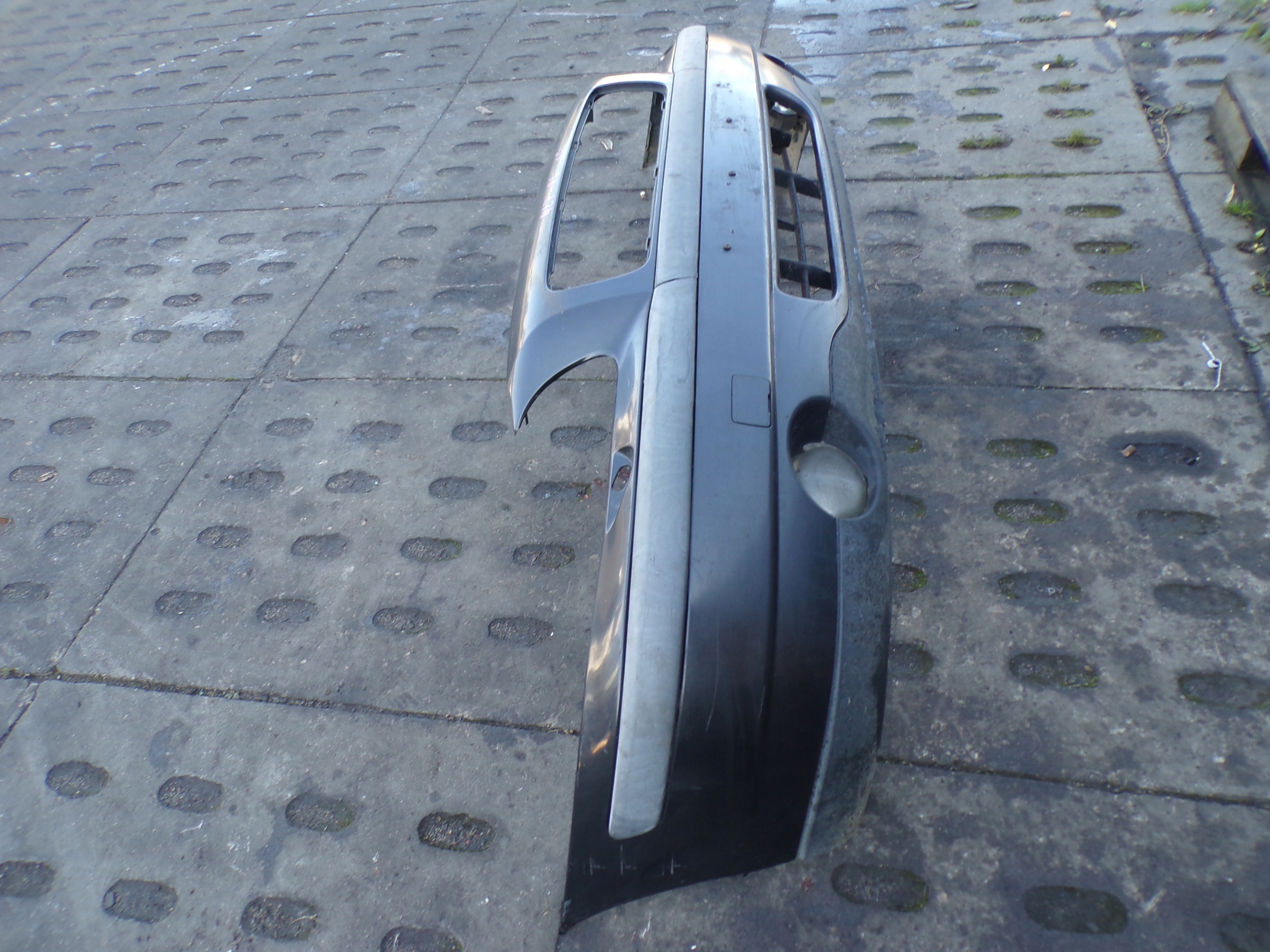 front bumper front VOLVO S60 1 WERSJA below washers colour 427-26 (1)