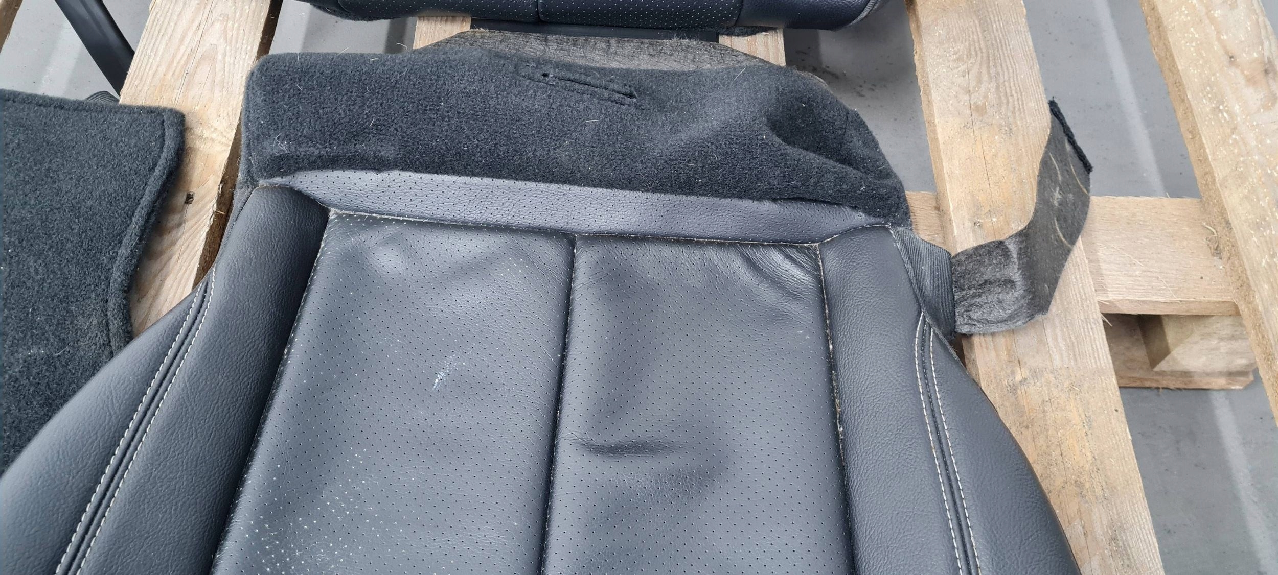 Chrysler Pacifica 2022 Blende Abdeckung SITZ Sitz Leder 2 RZAD rechts heck