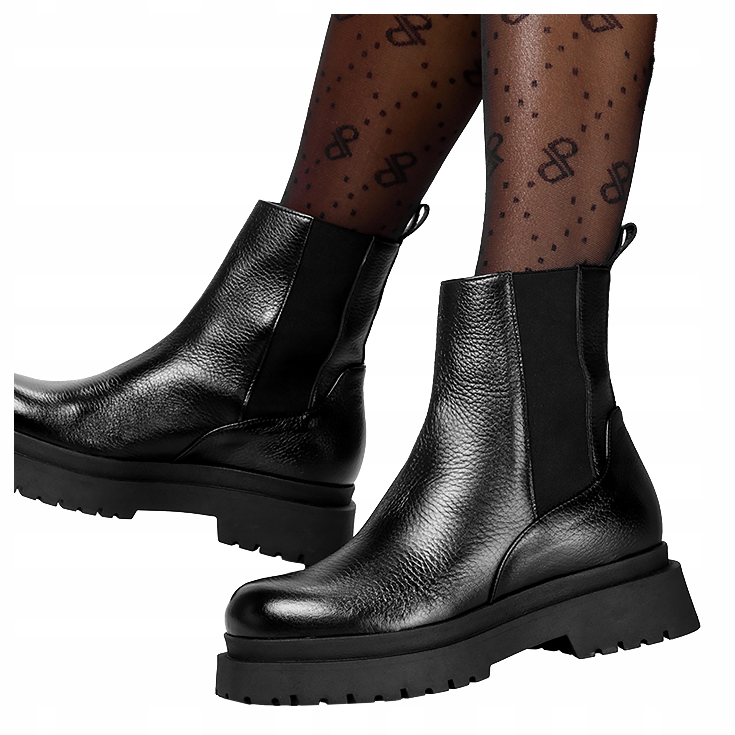 Kotníkové Boty černé na platformě s gumičkami po stranách, Polský Výrobek, velikost 36