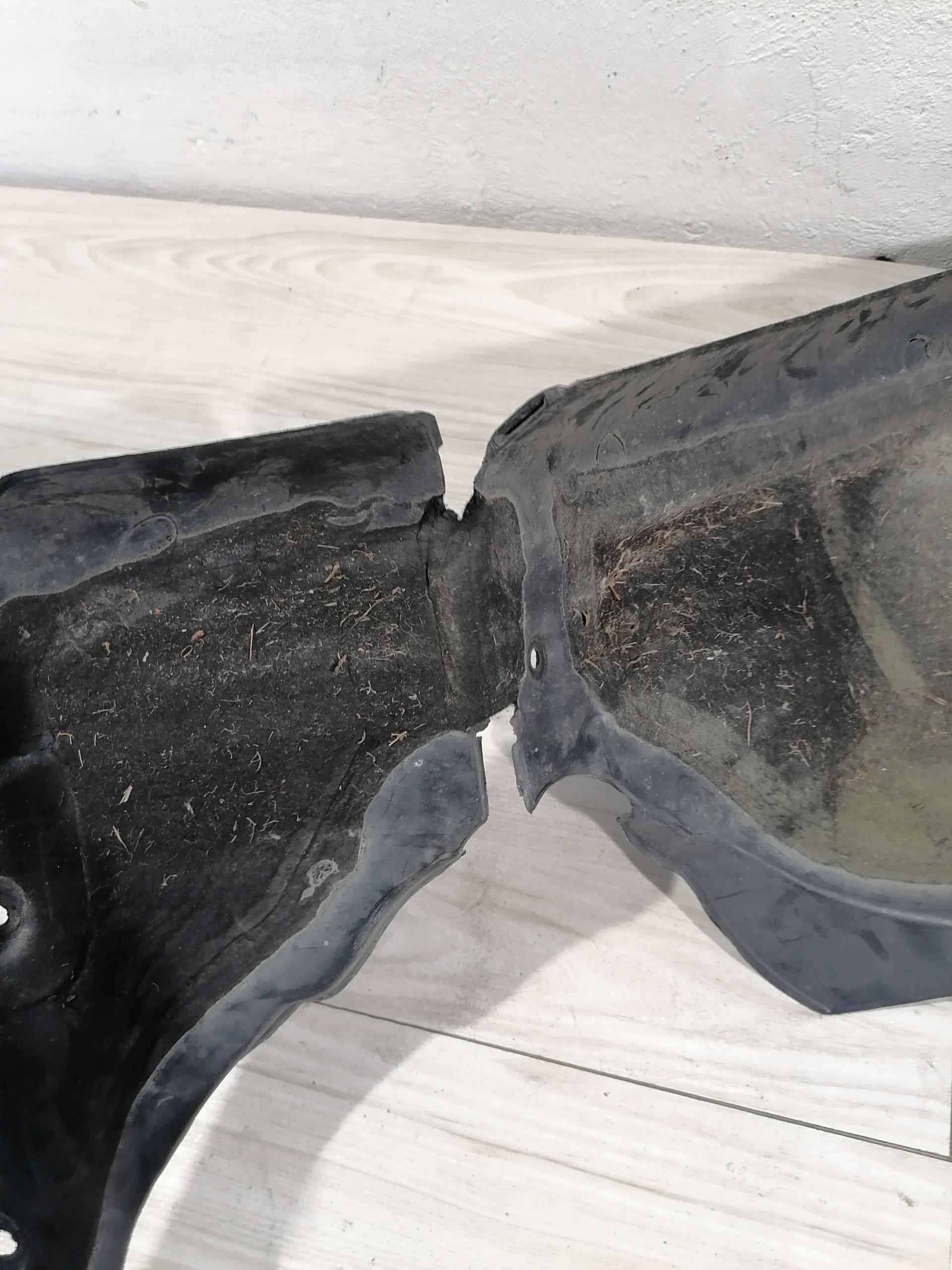 tesla MODEL S подкрылки передний левый 1063693-00-D