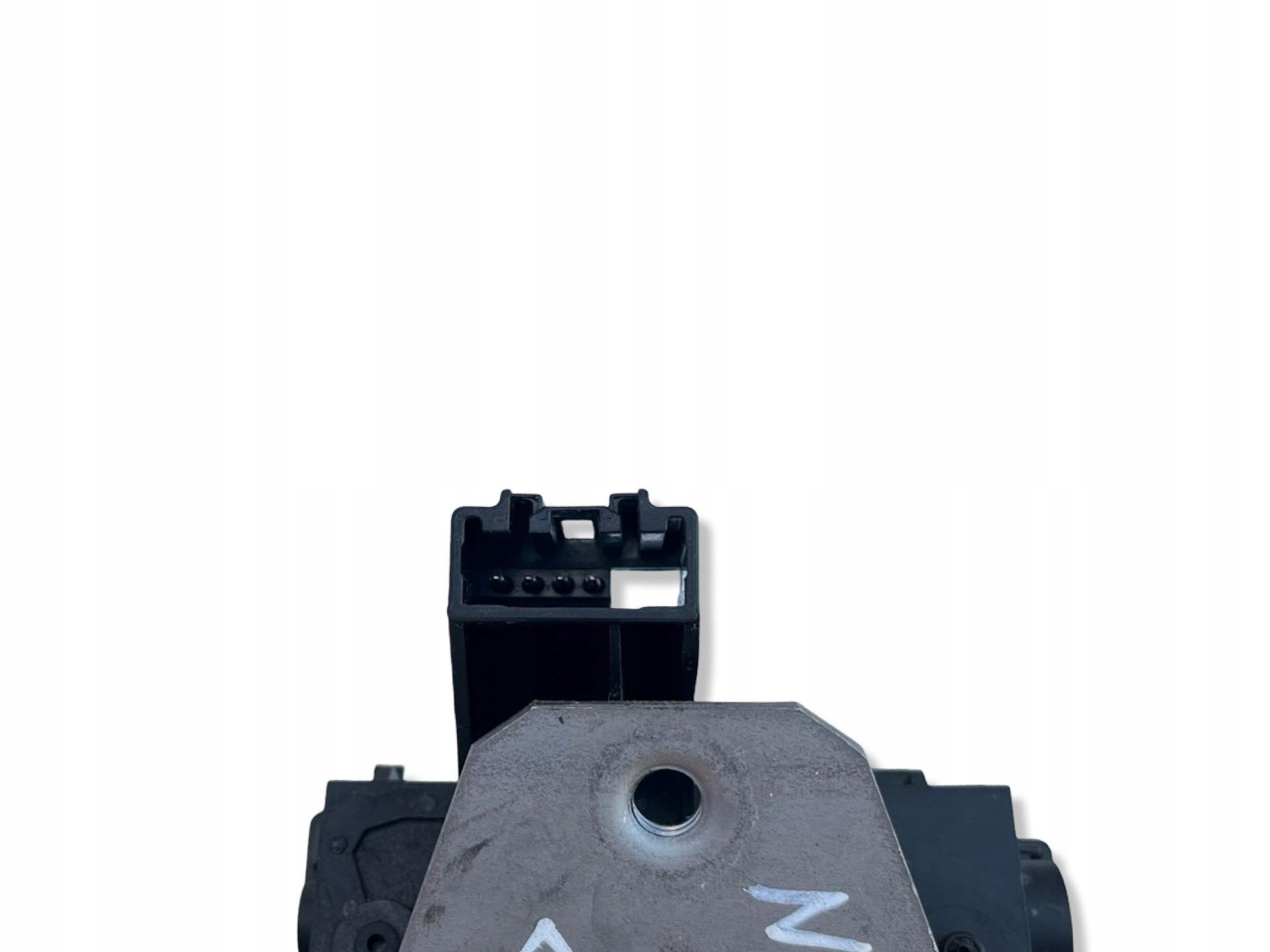 lock bonnet boot Ford Focus 3 2011 8M51-R442A66-AC