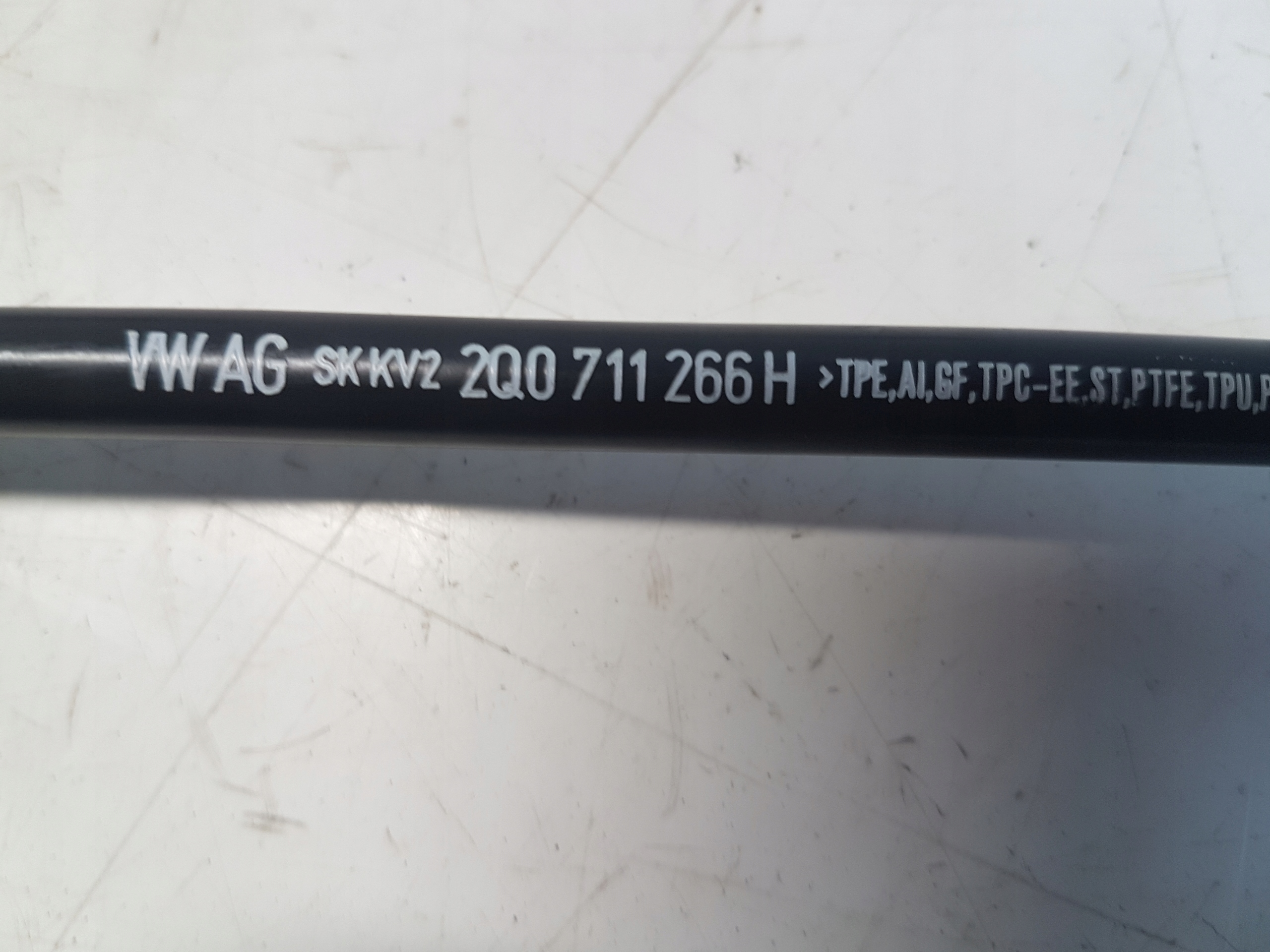 SKODA SCALA Bowdenzug Schalt getriebe 2Q0711265H