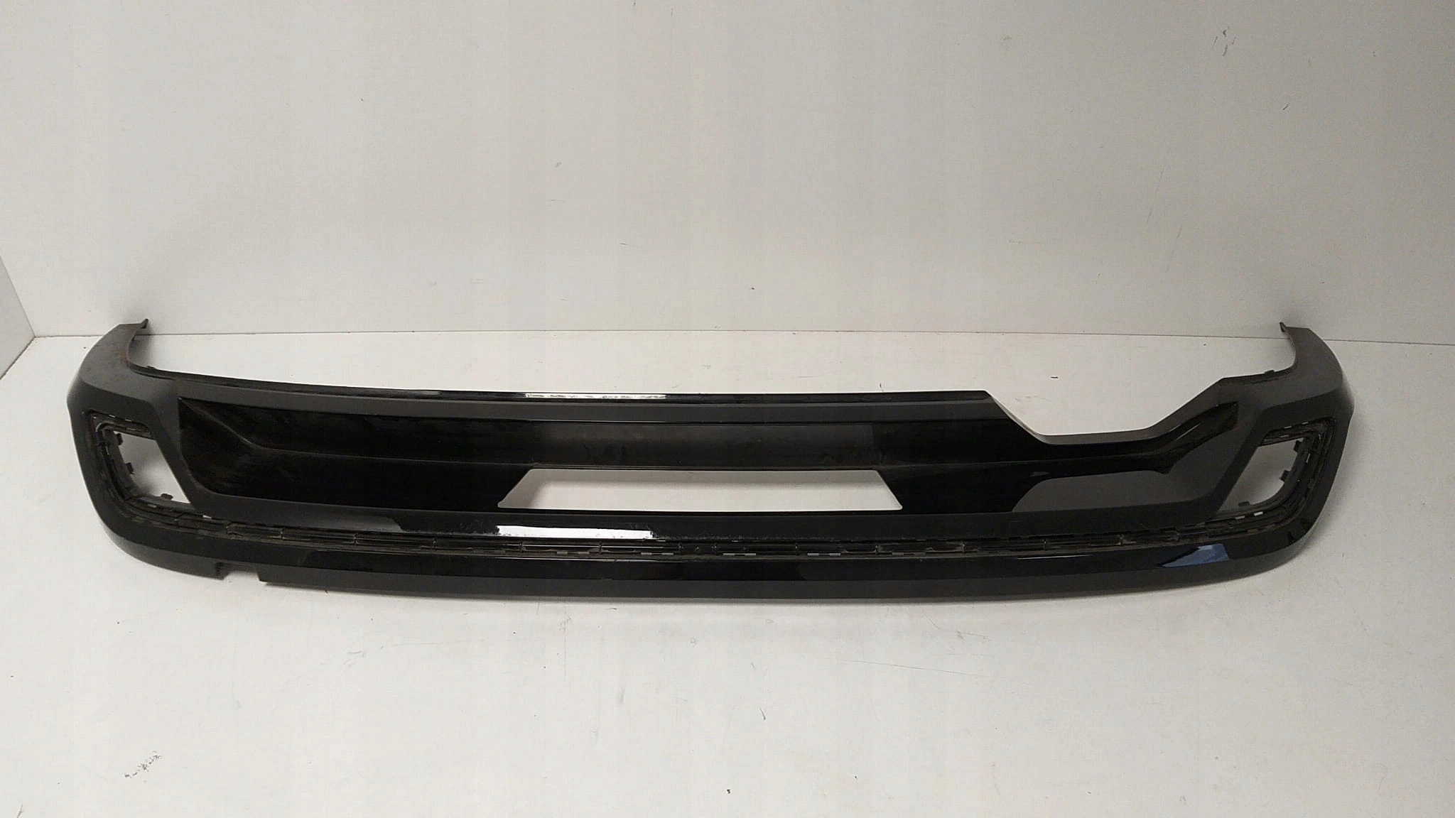 VW TOURAN R-LINE 5TA 16-20 SPOJLER ZDERZAKA TYLNY Strona zabudowy tył