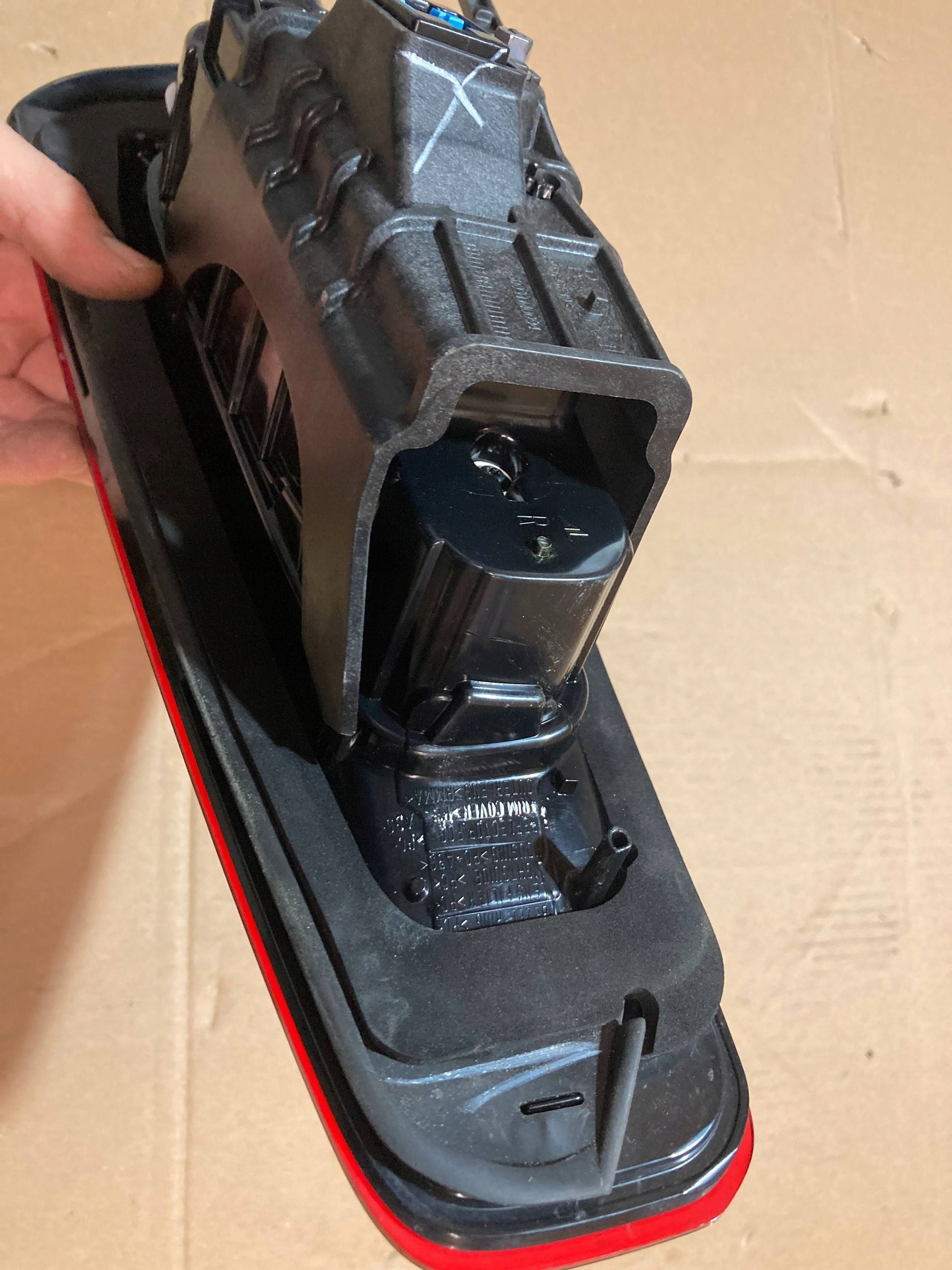 MERCEDES GLE W167 фонарь крышки багажника задний правый .