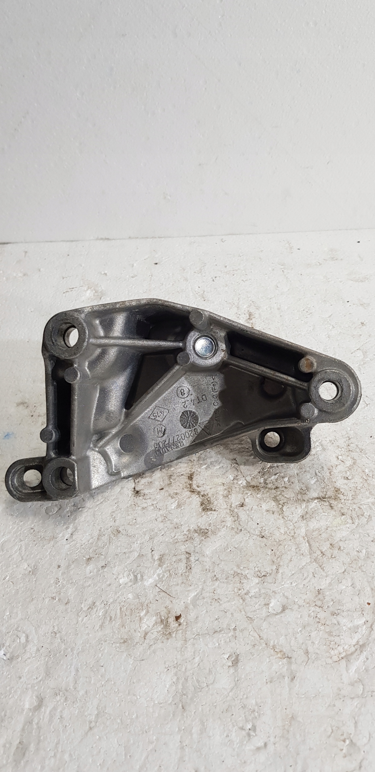 ŁAPA WSPORNIK 1.2 TCE 1.5 DCI CLIO JUKE 8200277203 Typ samochodu Samochody osobowe