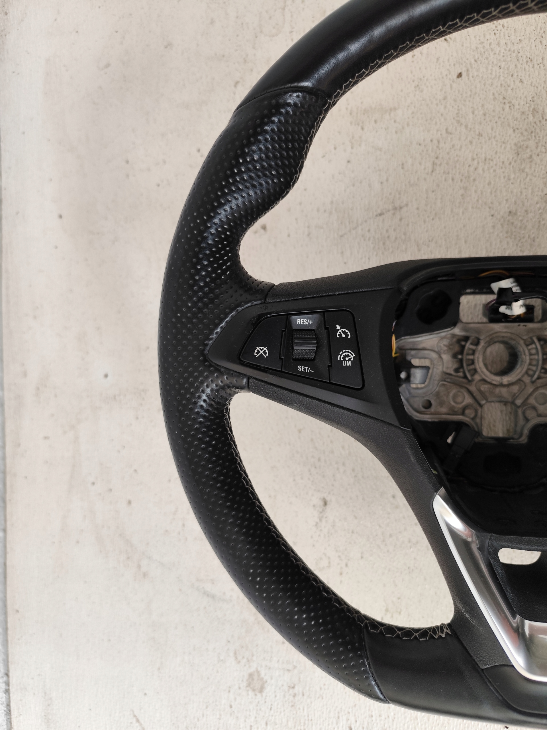 OPEL CORSA E 2015 lenkrad OPC LINE GRZANA