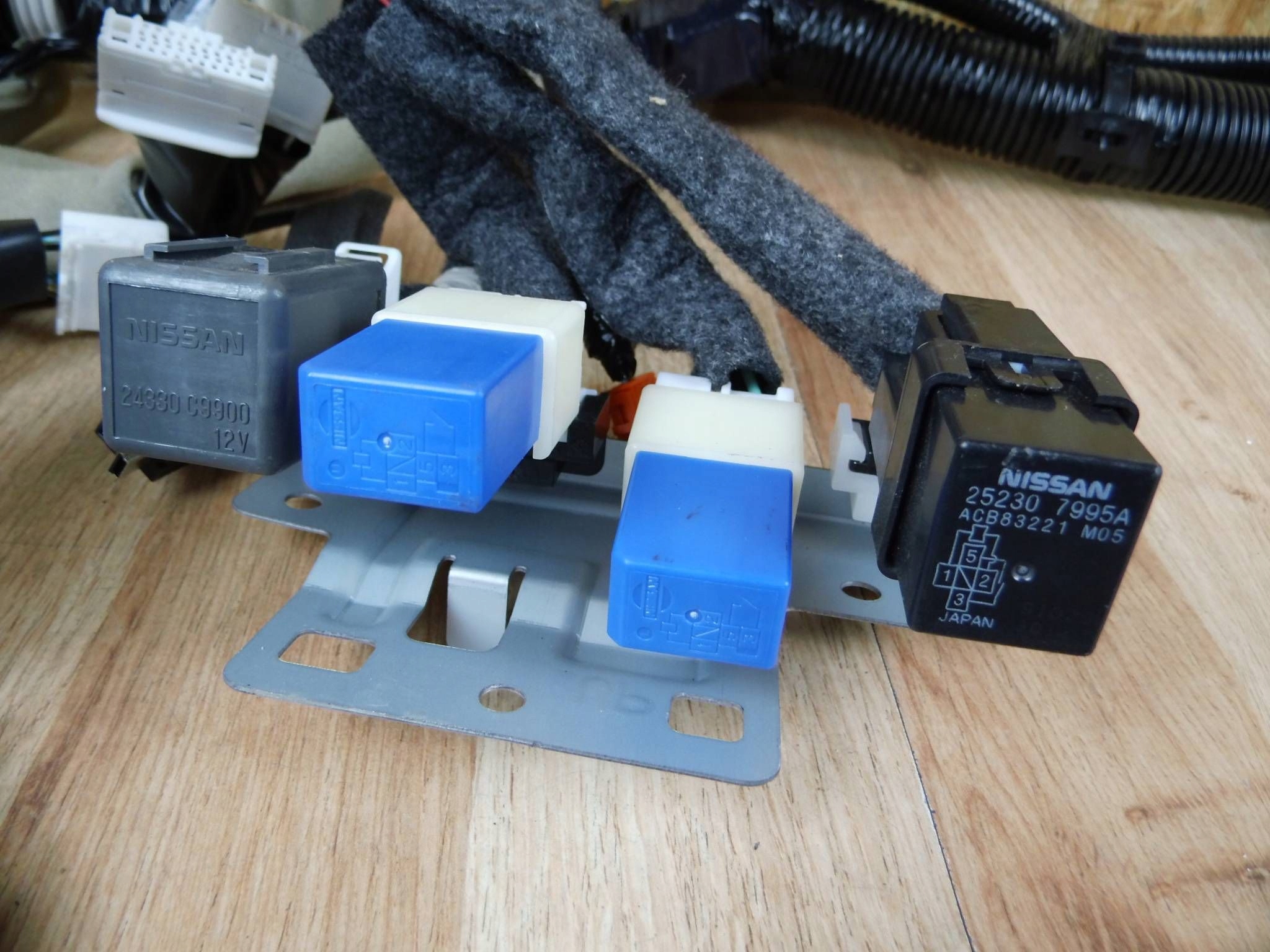 Nissan X-Trail T32 cables bundle wiring 24010 7FY30