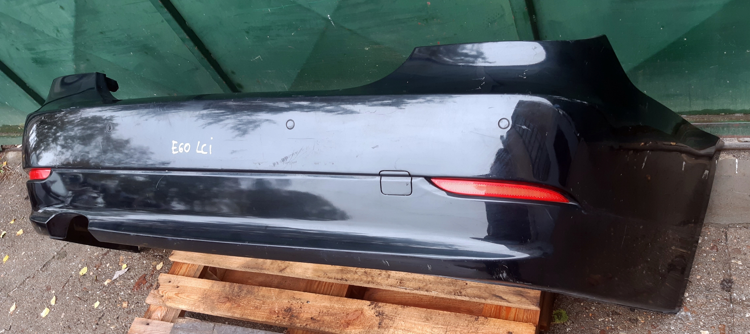 BMW E60 LCI LIFT Stoßstange heck unter PDC schwarzer