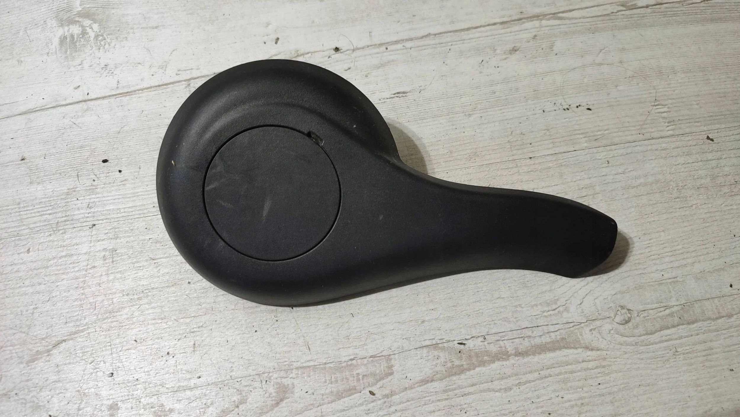 Renault Kadjar 17r 1.5dci bracket do control seat