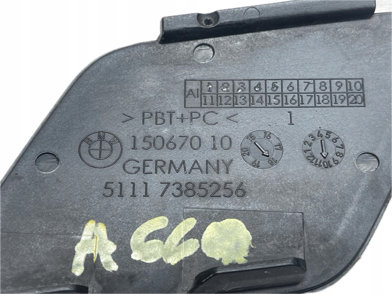 A660 BMW 5 G30 G31 2016 - towing hook cap of a bumper front front 7385256