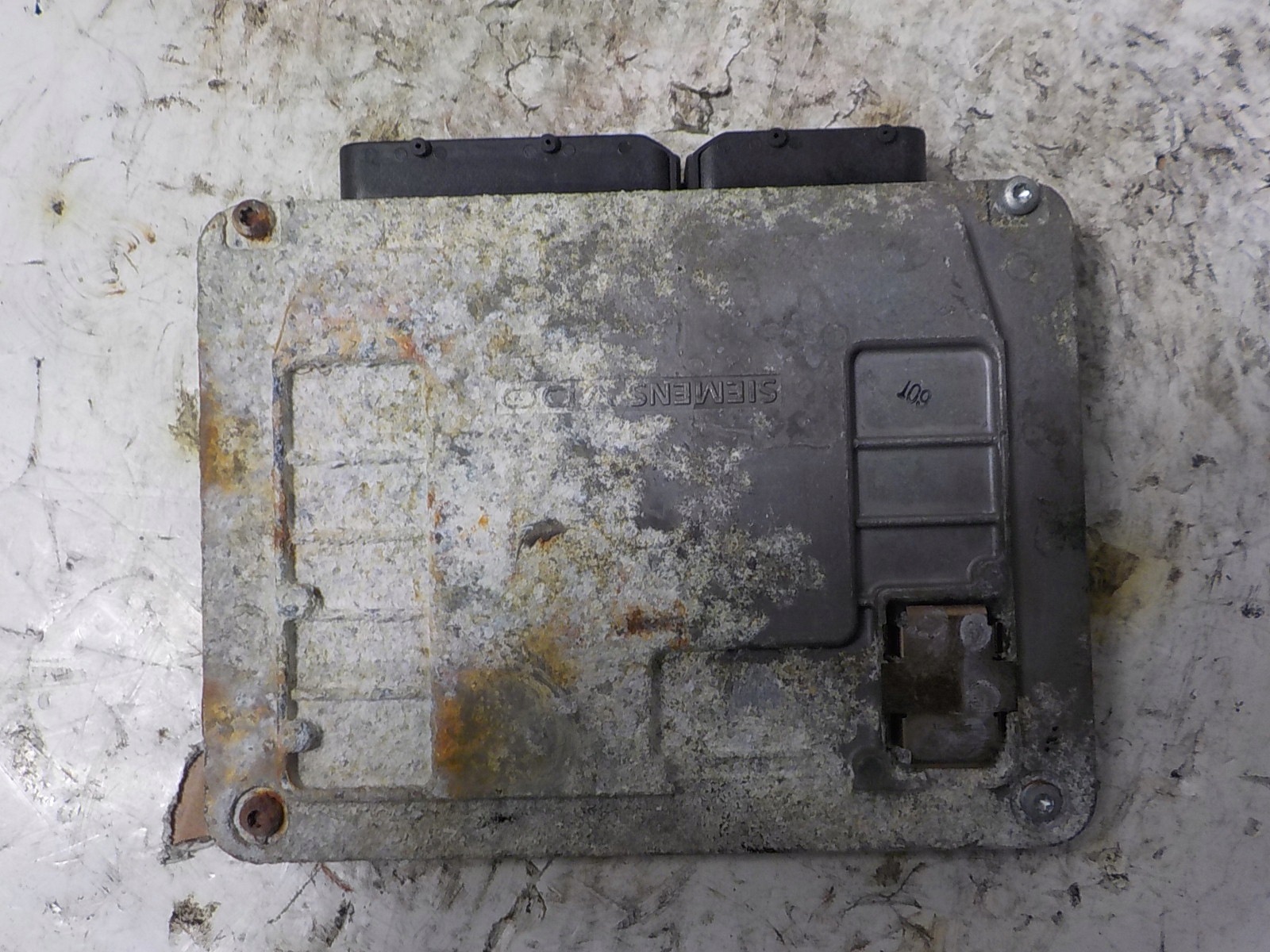 AUDI A3 II 8P computer control unit 06A906033JL 5WP40751