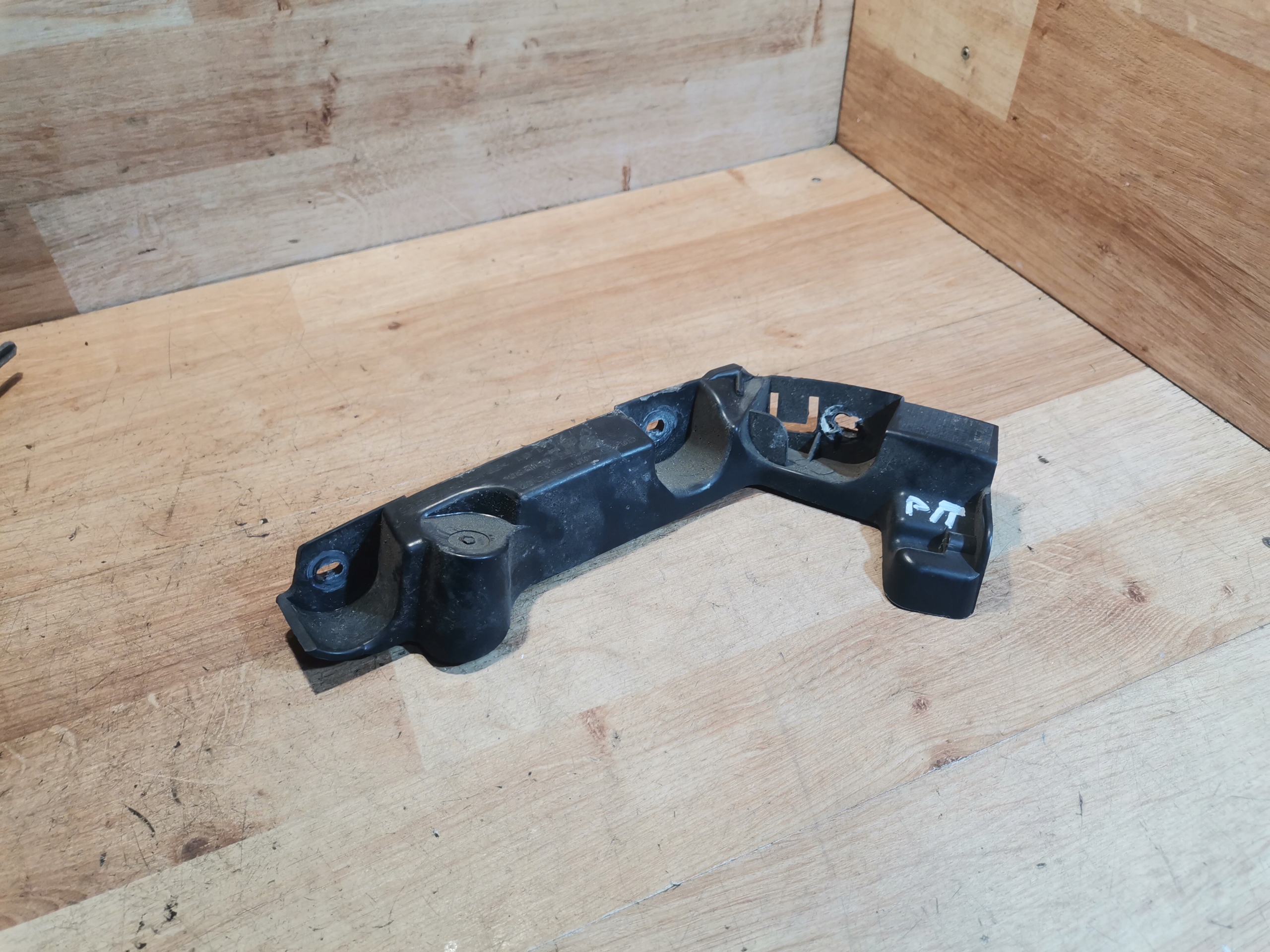 bumper bracket right rear part CITROEN C4 CACTUS 14-17r 9801686280