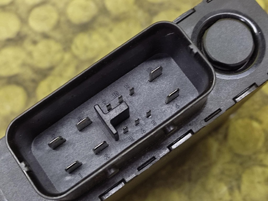 AUDI A4 B8 bedienteil steuergerät batterie 8K0959663