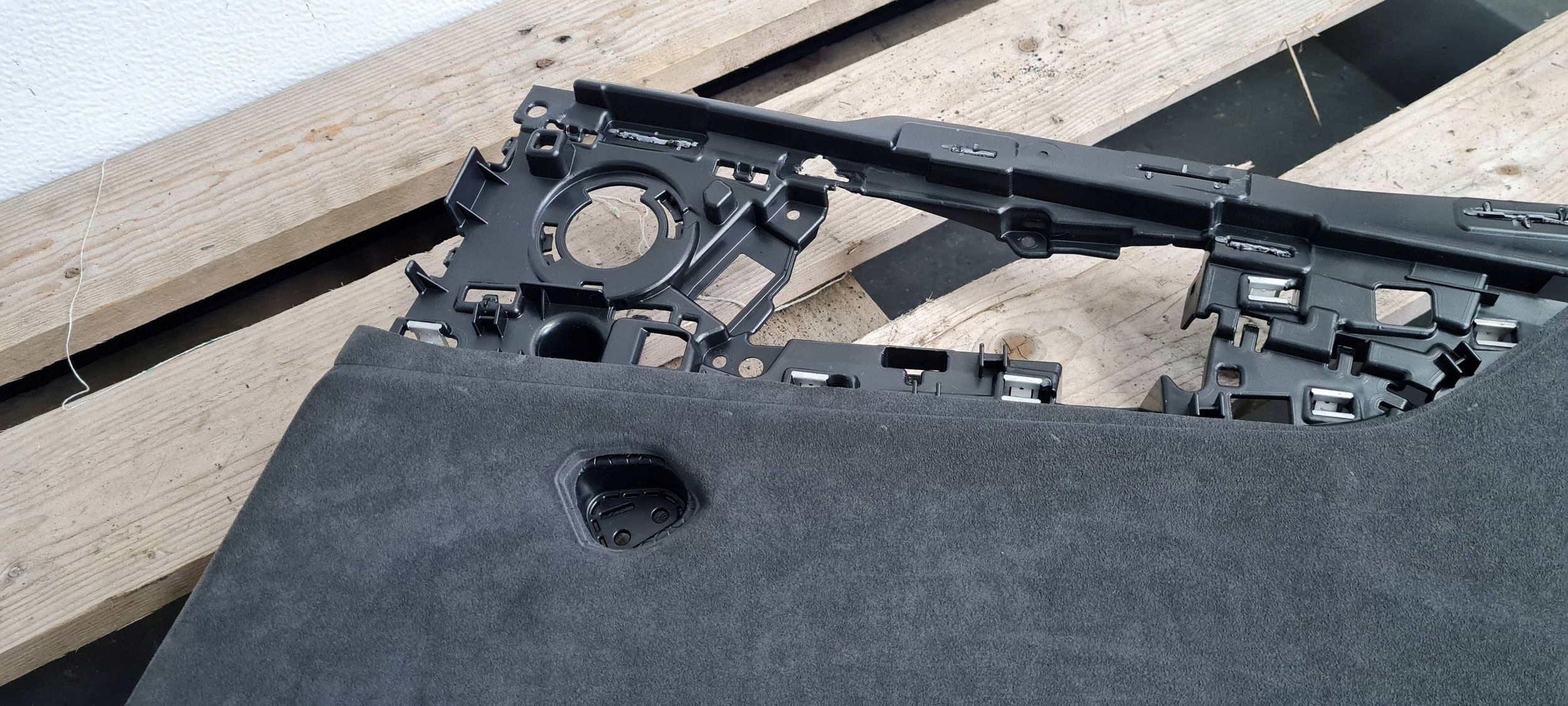 A5 8W S5 LIFT MATERIAL BOCZKA ALCANTARA side right rear part AUDI
