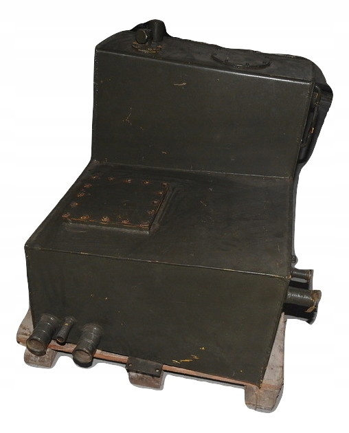 XAD847 - гидравлический масляный бак Warynski K-406 K-408