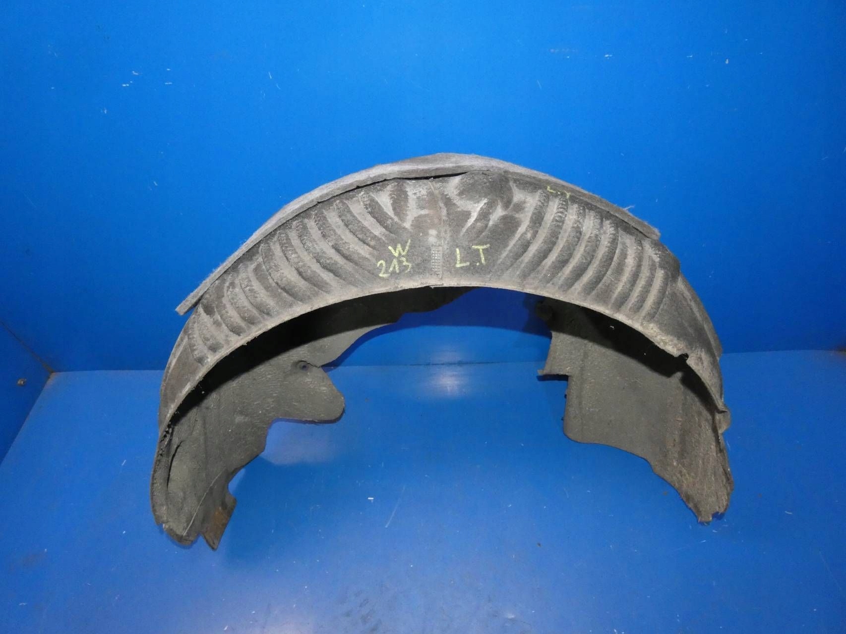 MERCEDES E KLASA W213 sedan mudguard left rear part rear.