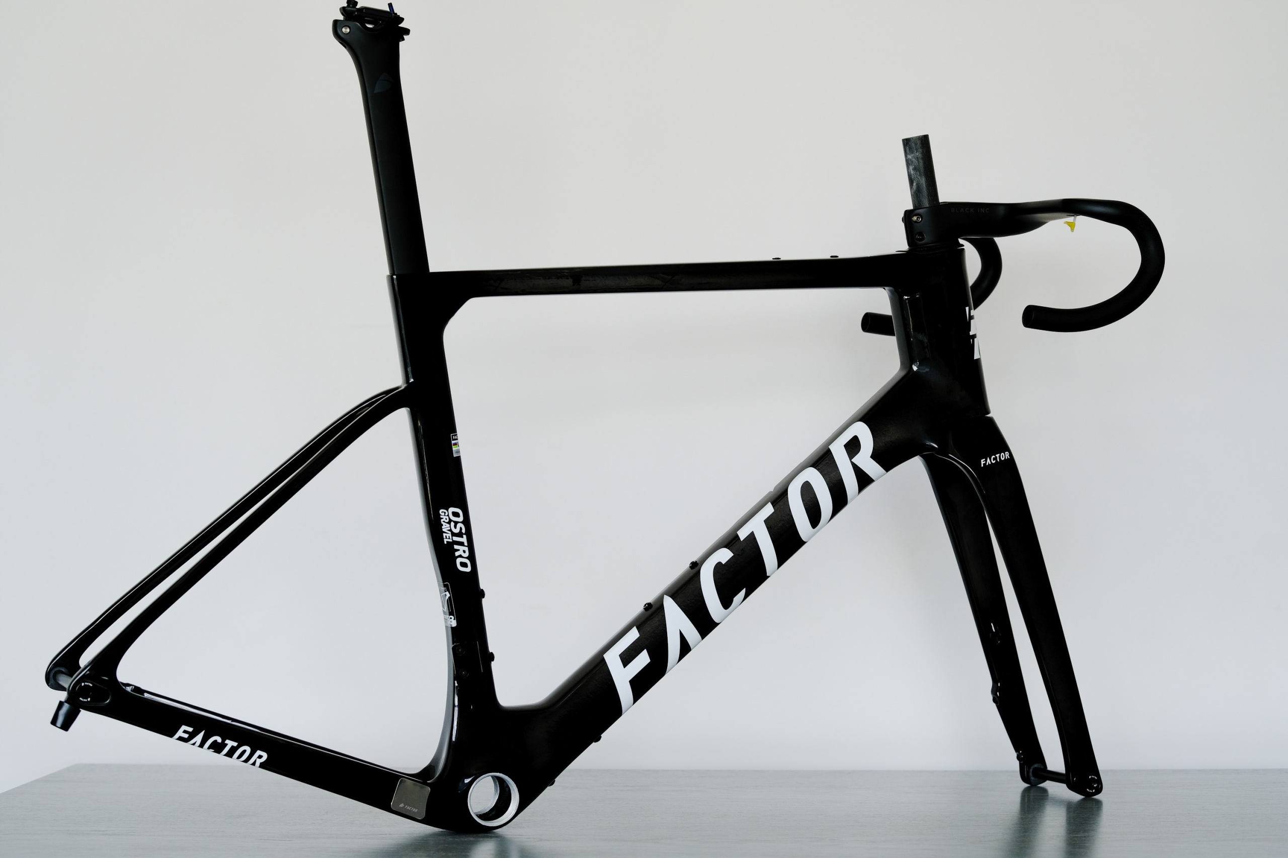 Rama Factor (Zestaw Premium) Ostro Gravel Disc k. Gloss Ud, r. 52