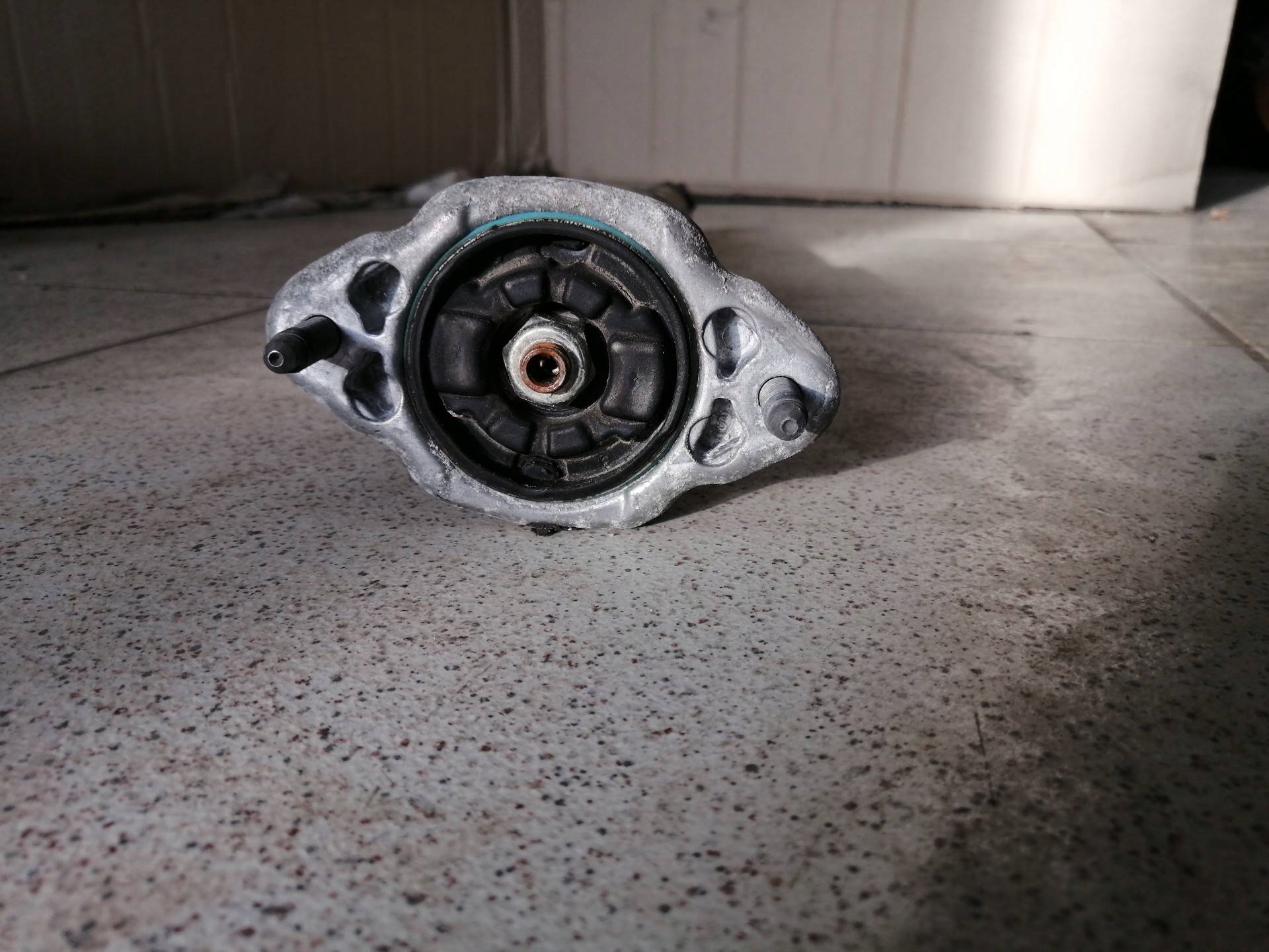 Stoßdämpfer heck Mercedes-Benz E w212 W212 2011 A2043260598