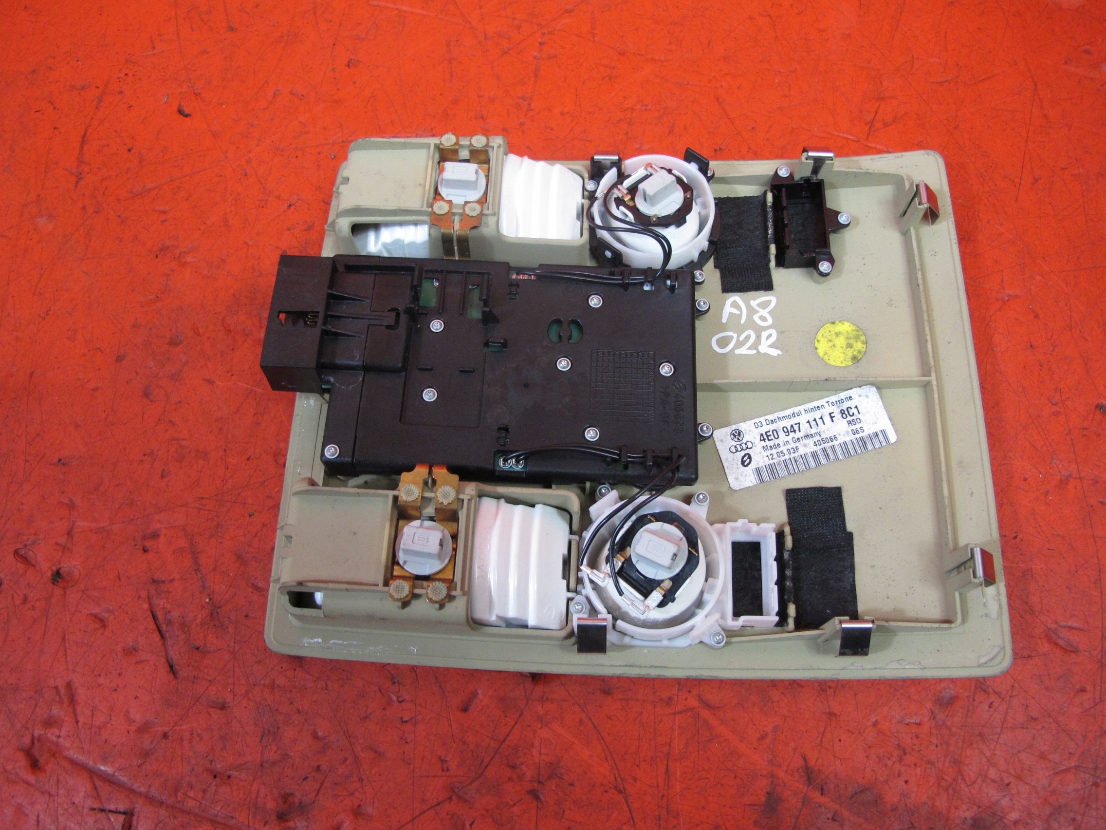 AUDI A8 D3 4E 02- light OSWIETLENIE cabs rear part