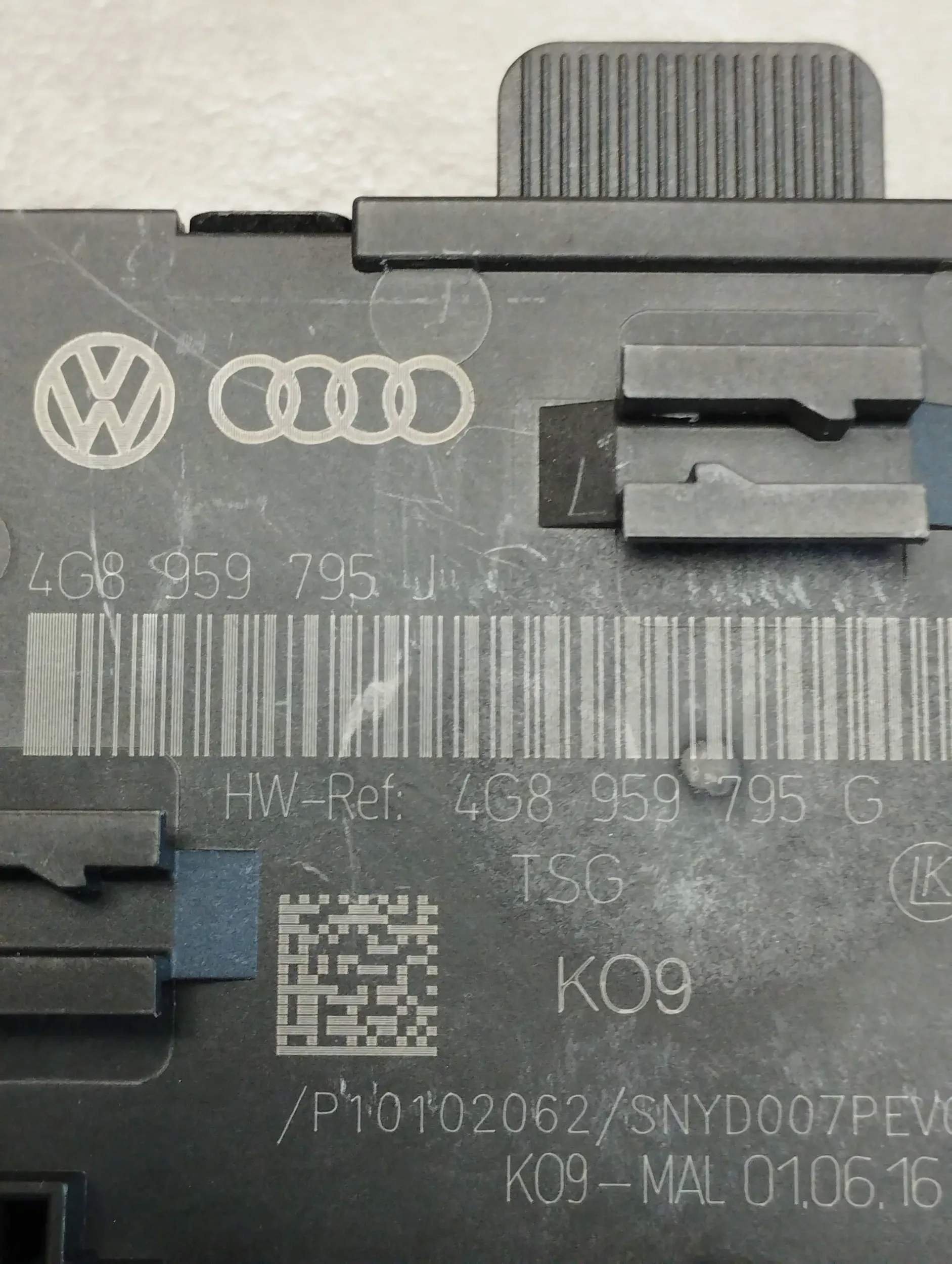 Audi A6 C7 4G module door left rear part 4G8959795J