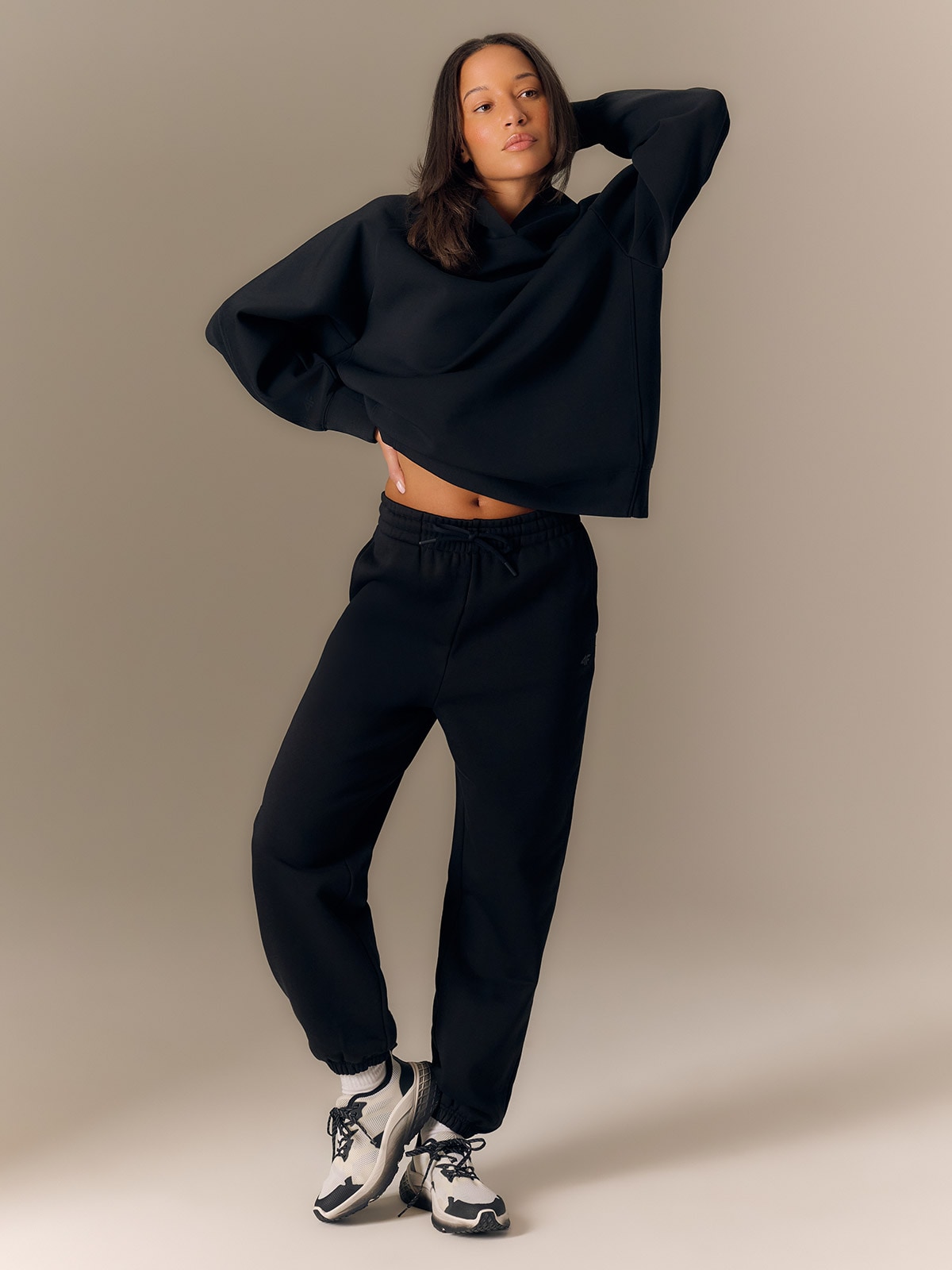 4F Dámské Černé Zateplené Joggery