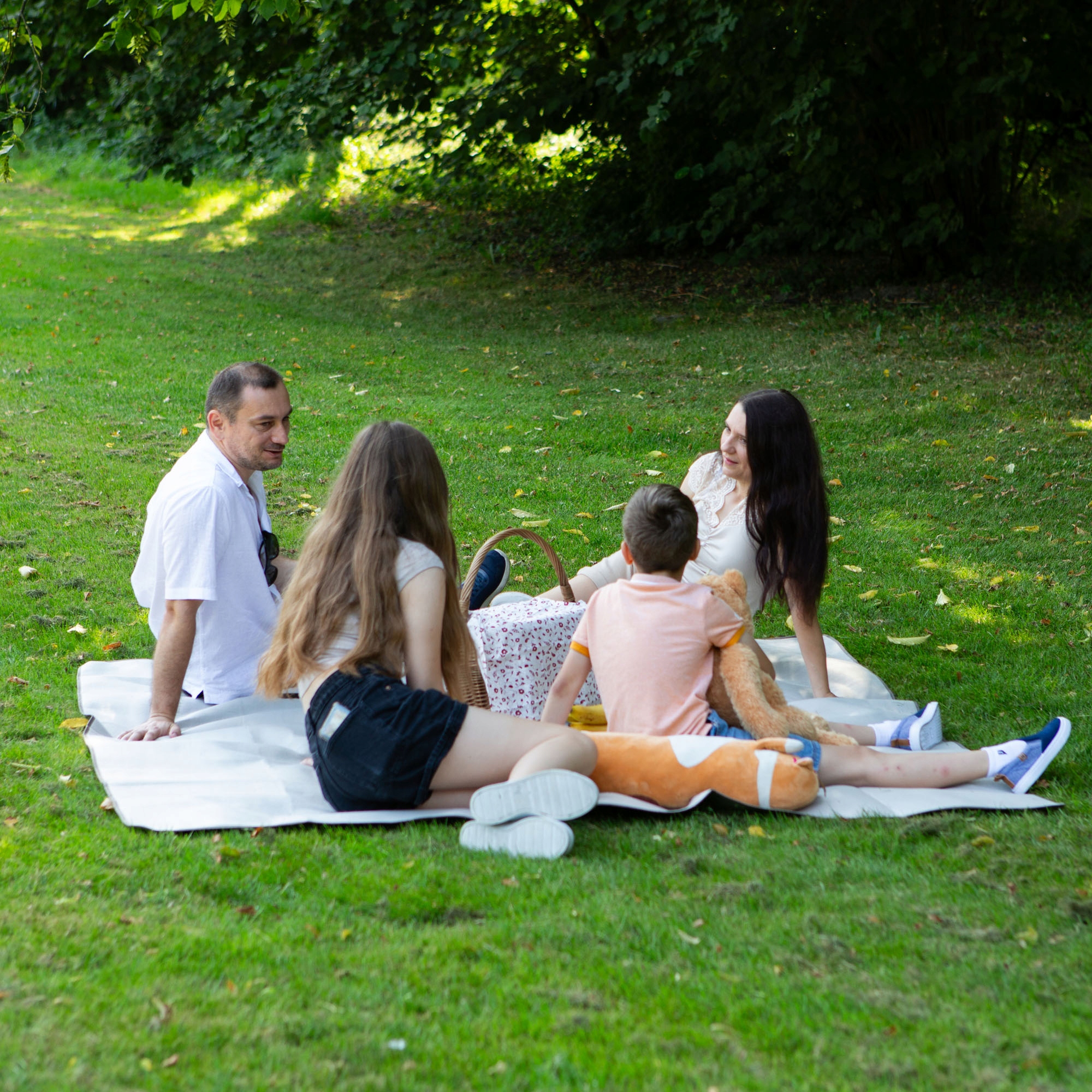 KOC PIKNIKOWY METEOR 150x190 ALU 3 warstwowy kompaktowy na rzep Cechy dodatkowe izolowany spód uchwyt do przenoszenia