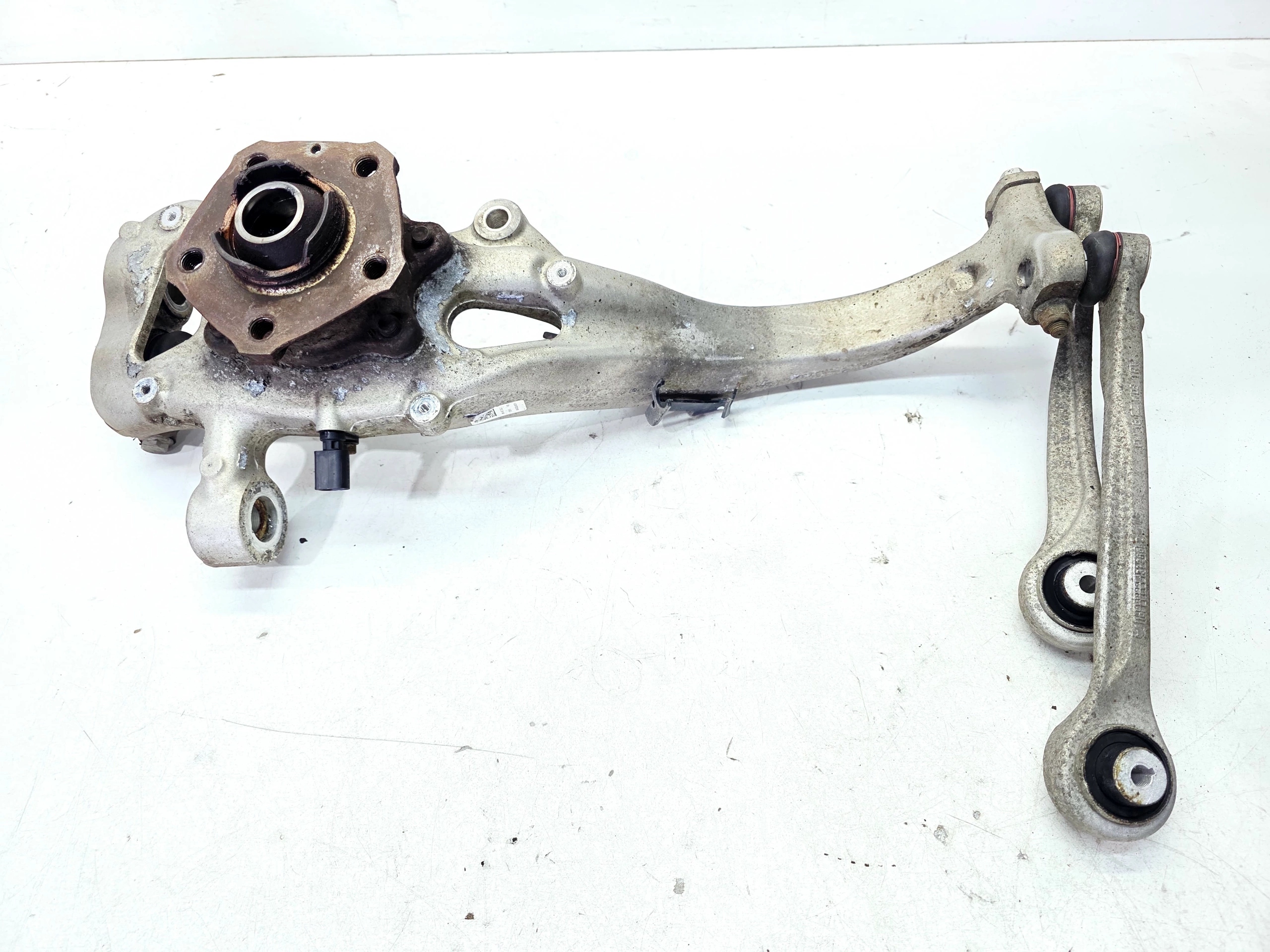 otoč čepu pravý předek AUDI Q7 4M 4M0407272J 4M0407560